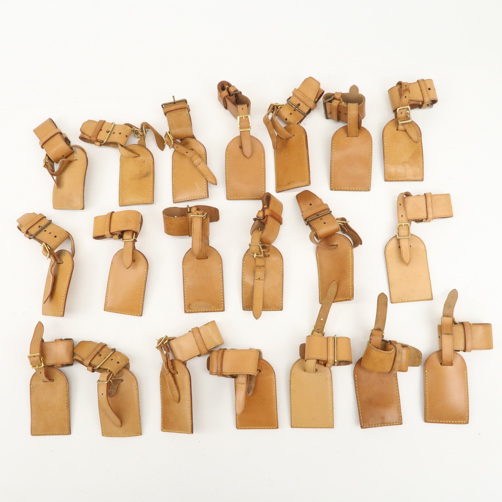 Louis Vuitton Set of 20 Leather Name Tag & Poignet Natural Used