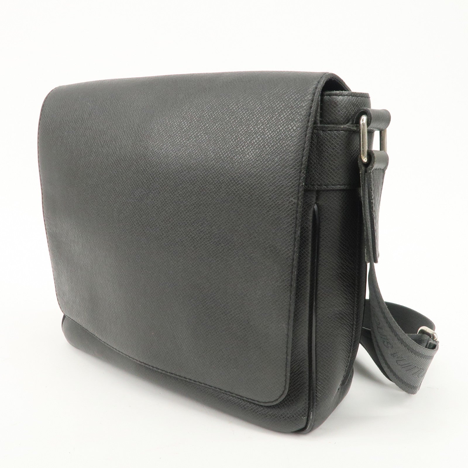 Louis Vuitton Taiga Milo Shoulder Bag Crossbody Bag Glacier M32631 Used