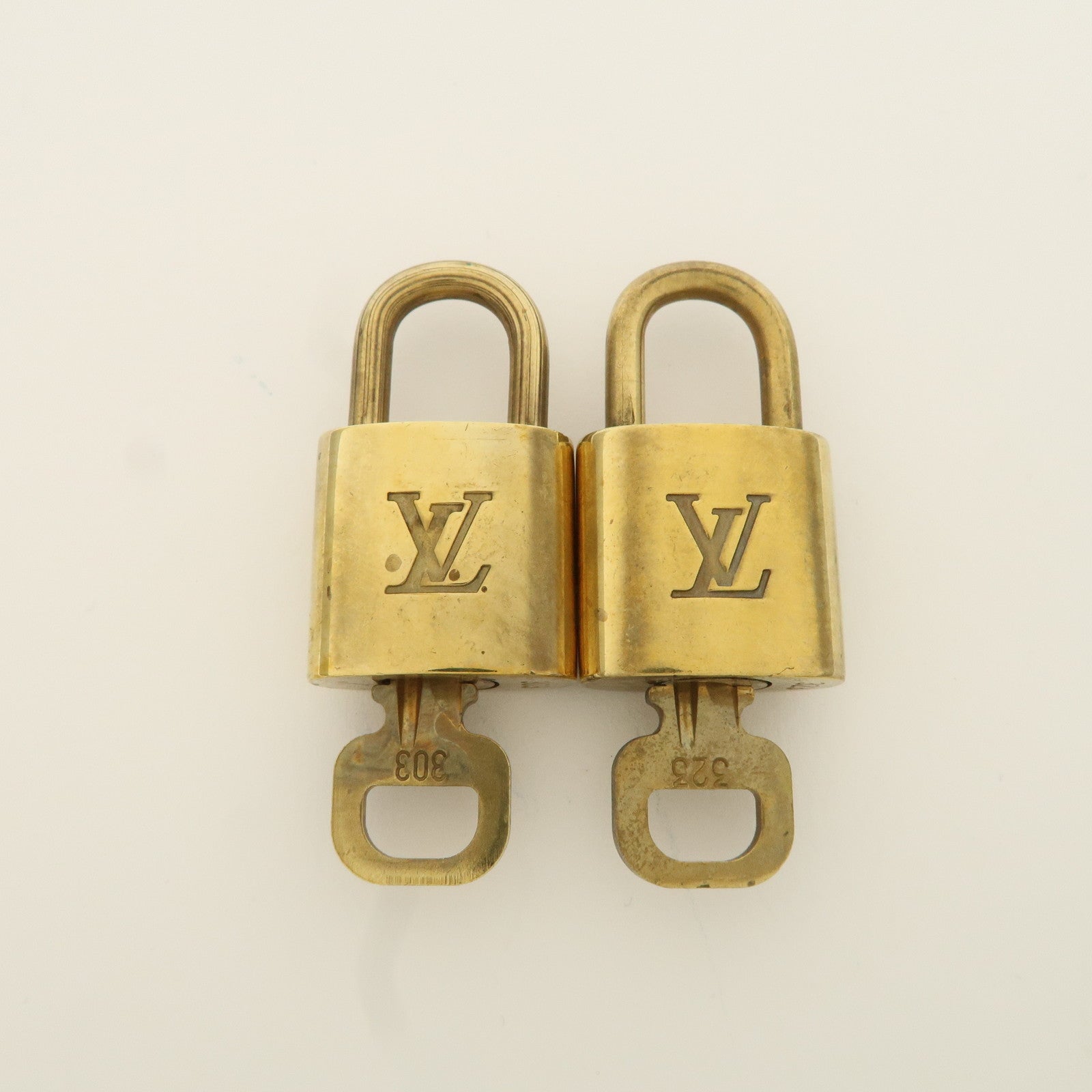 Louis Vuitton Set of 10 Lock & Key Cadena Key Lock Metal Gold Used