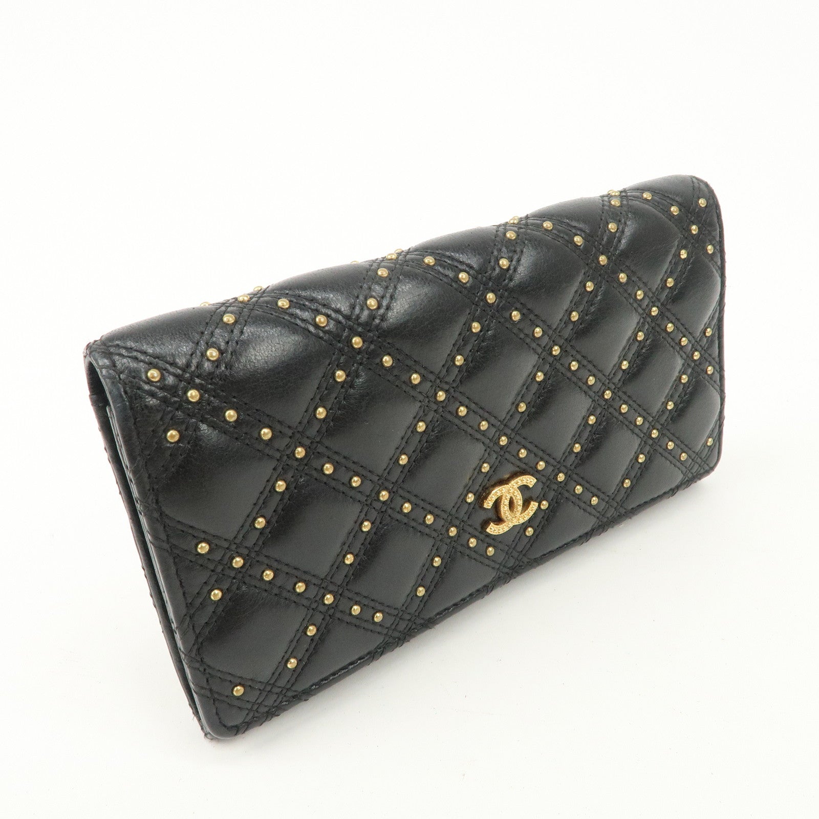 CHANEL Matelasse Lamb Skin Bifold Long Wallet with Studs A70631 Used