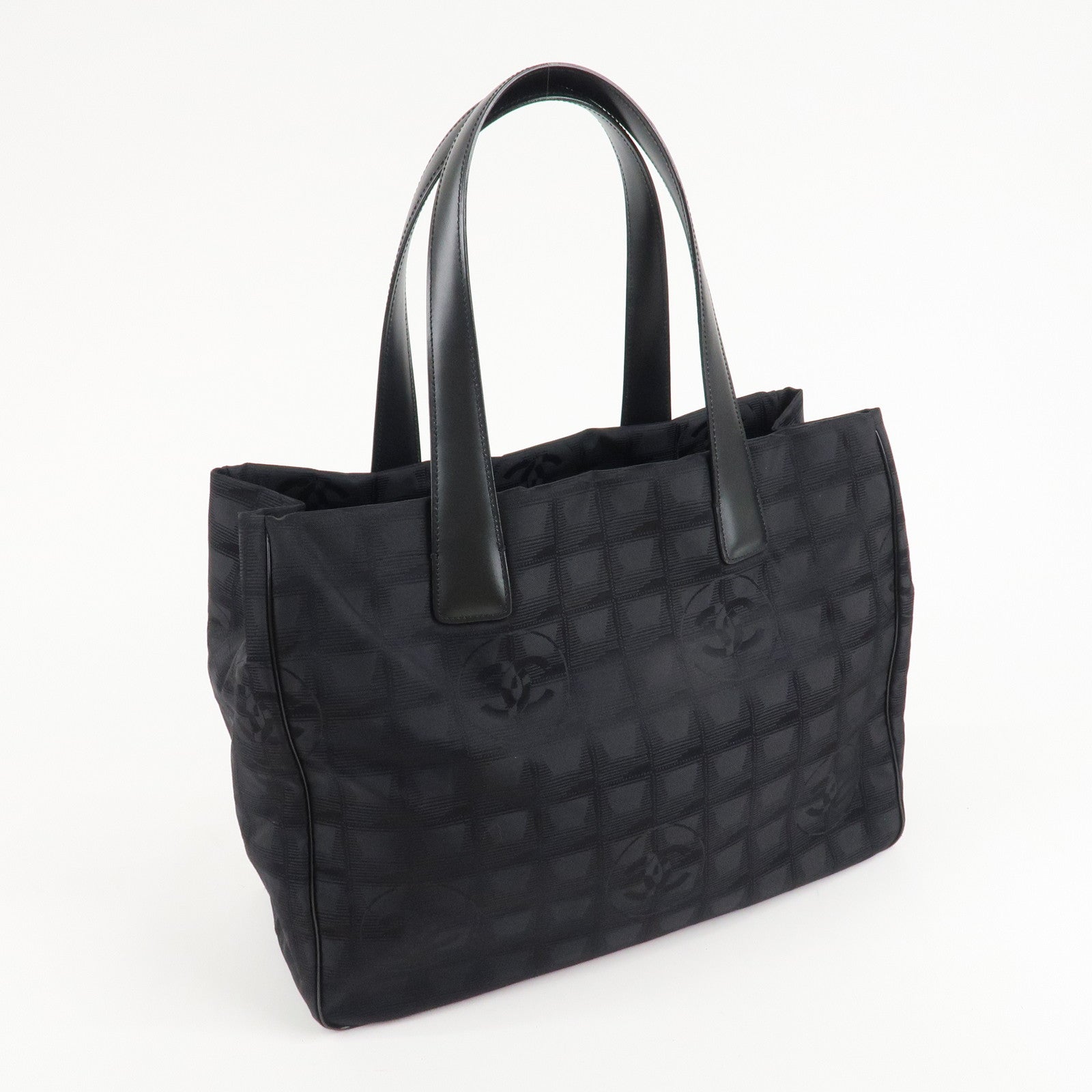 CHANEL New Travel Line Nylon Jacquard Leather Tote MM Black A15991 Used