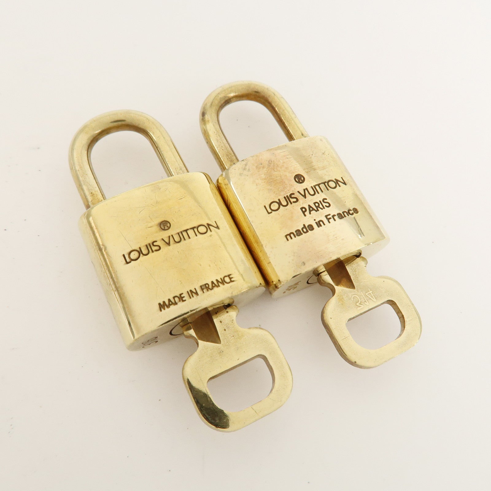 Louis Vuitton Set of 10 Lock & Key Cadena Key Lock Metal Gold Used