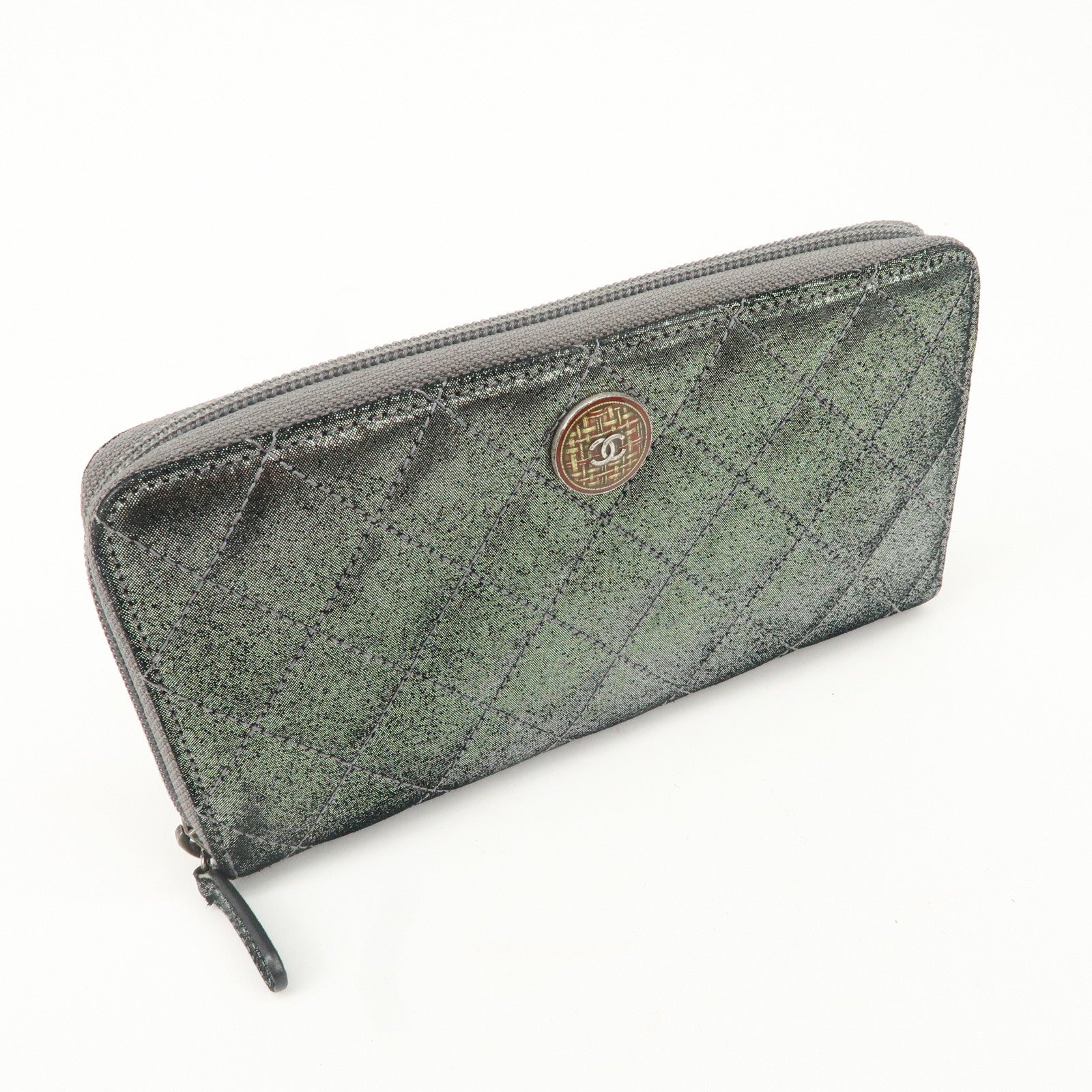 CHANEL Matelasse Glitter Lambskin Round Zipper Long Wallet Used
