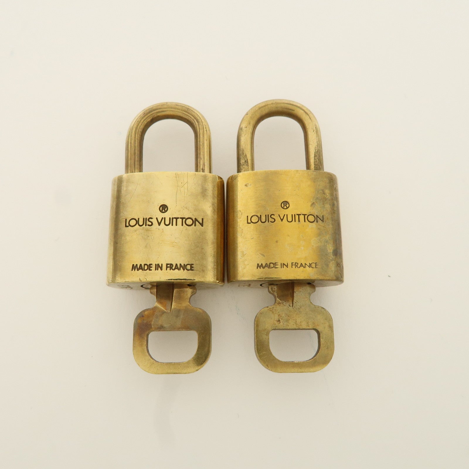 Louis Vuitton Set of 10 Lock & Key Cadena Key Lock Metal Gold Used