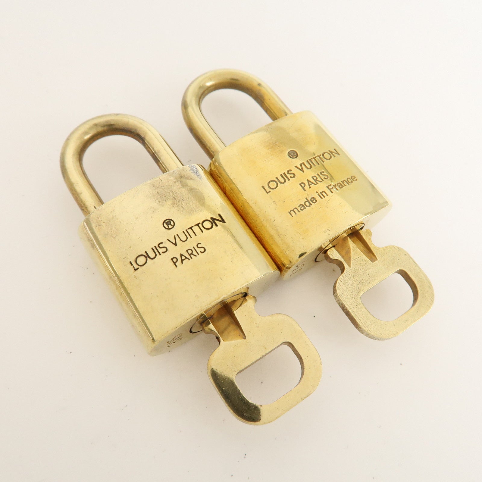 Louis Vuitton Set of 10 Lock & Key Cadena Key Lock Metal Gold Used