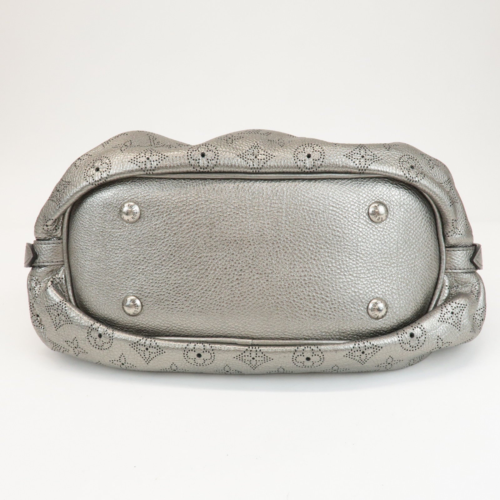 Louis Vuitton Monogram Mahina XS Shoulder Bag Metallic Silver M95718 Used