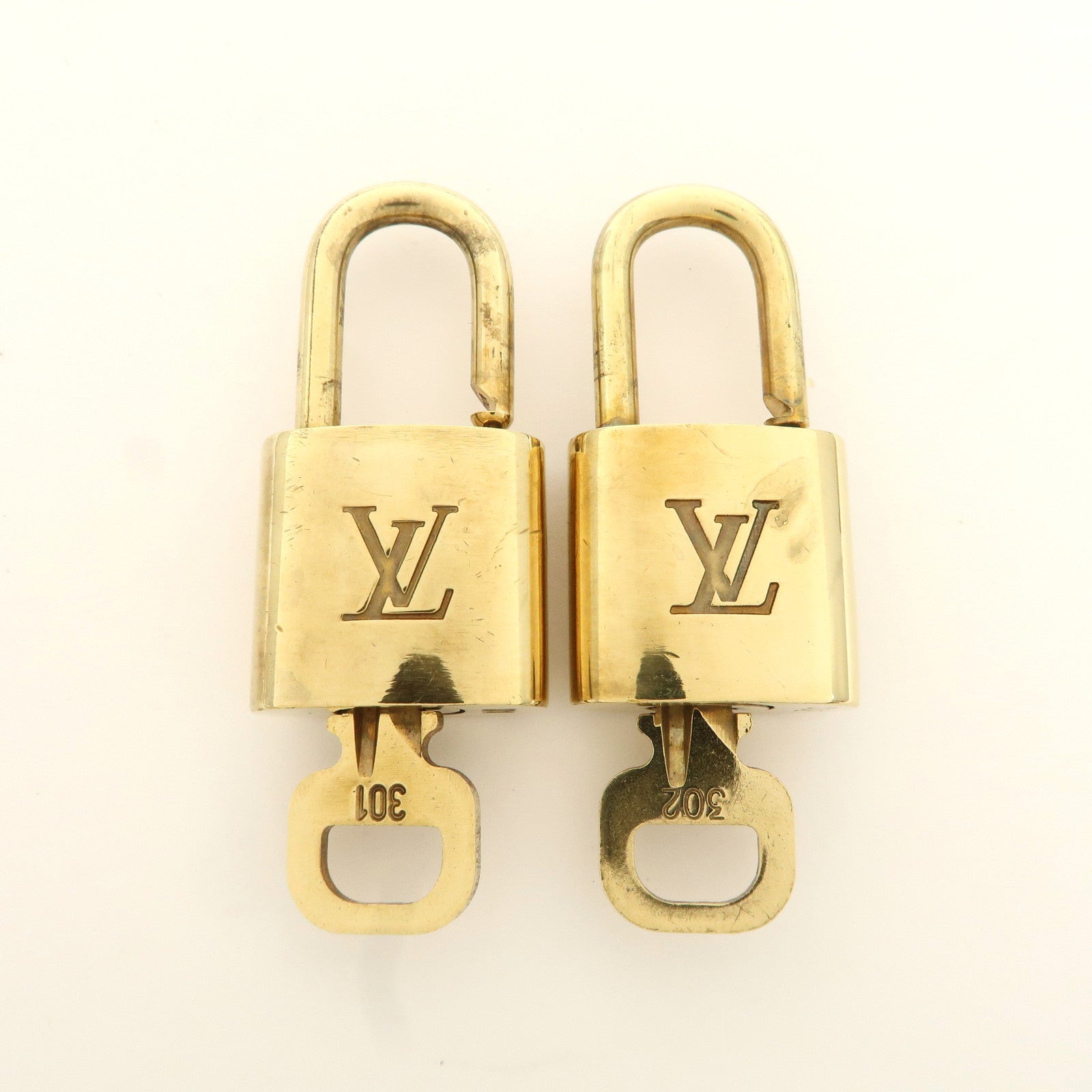 Louis Vuitton Set of 10 Lock & Key Cadena Key Lock Used