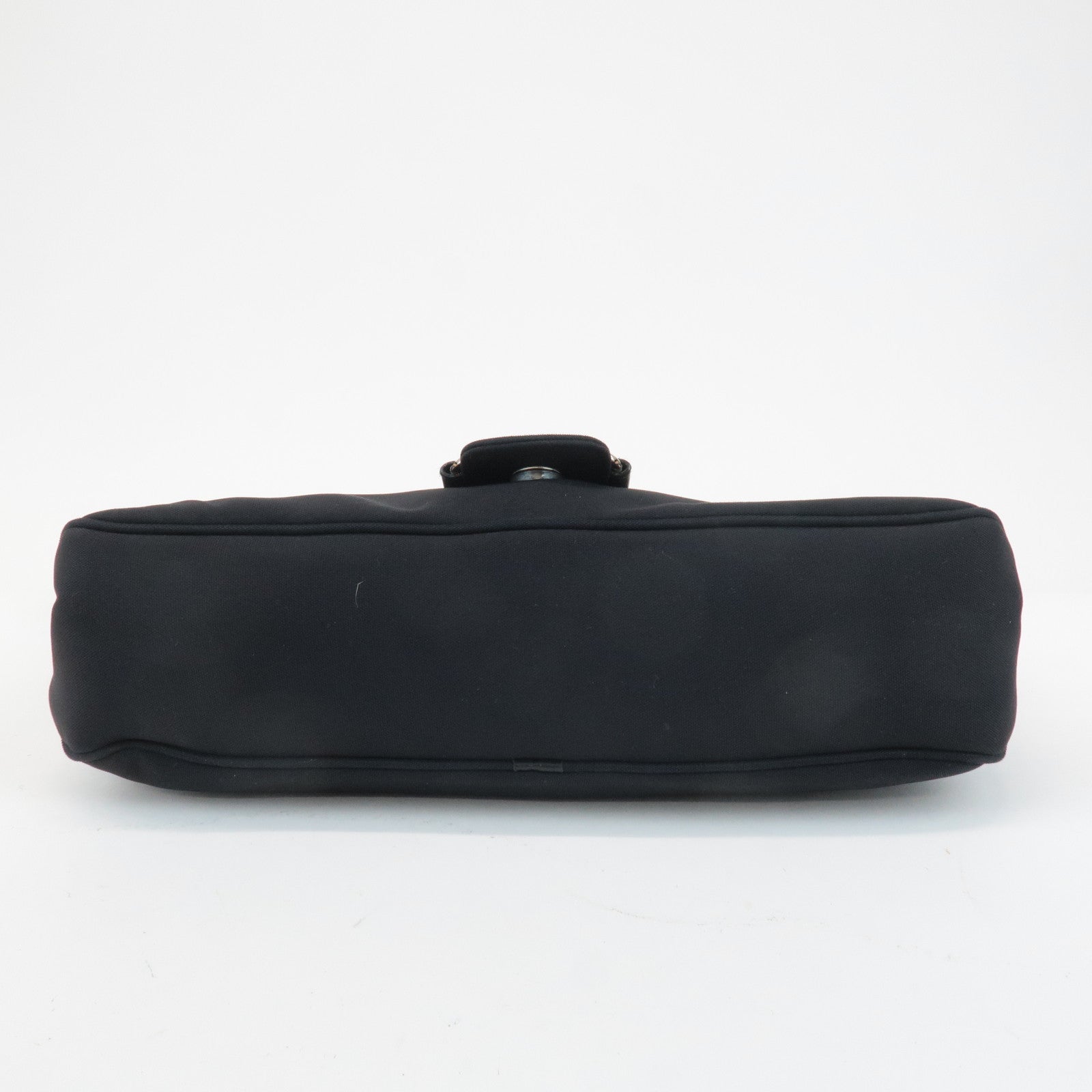 Ferragamo Vara Ribbon Leather Nylon Shoulder Bag AQ-218190 Used