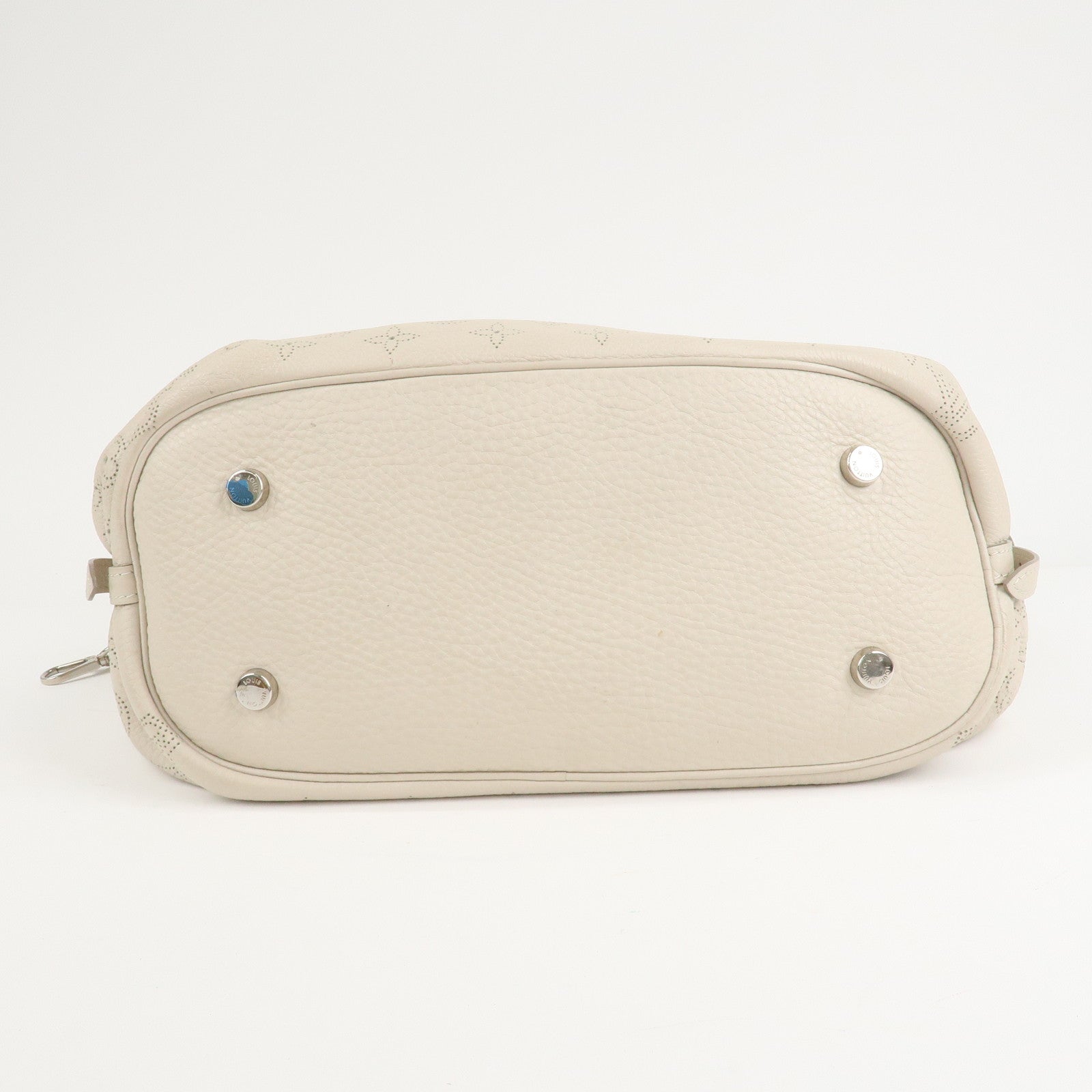 Louis Vuitton Monogram Mahina XL Shoulder Bag Blanc M93059 Used