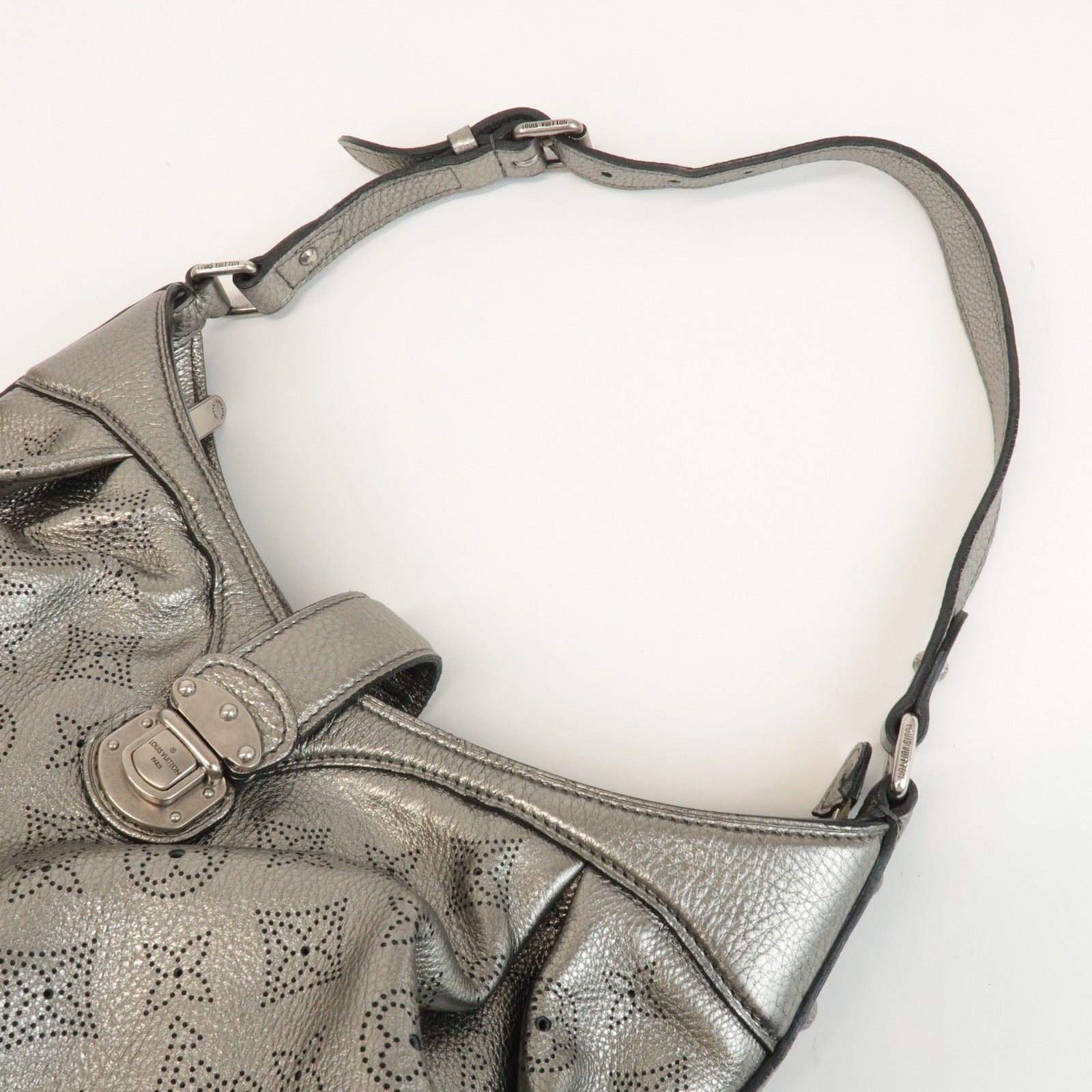 Louis Vuitton Monogram Mahina XS Shoulder Bag Metallic Silver M95718 Used