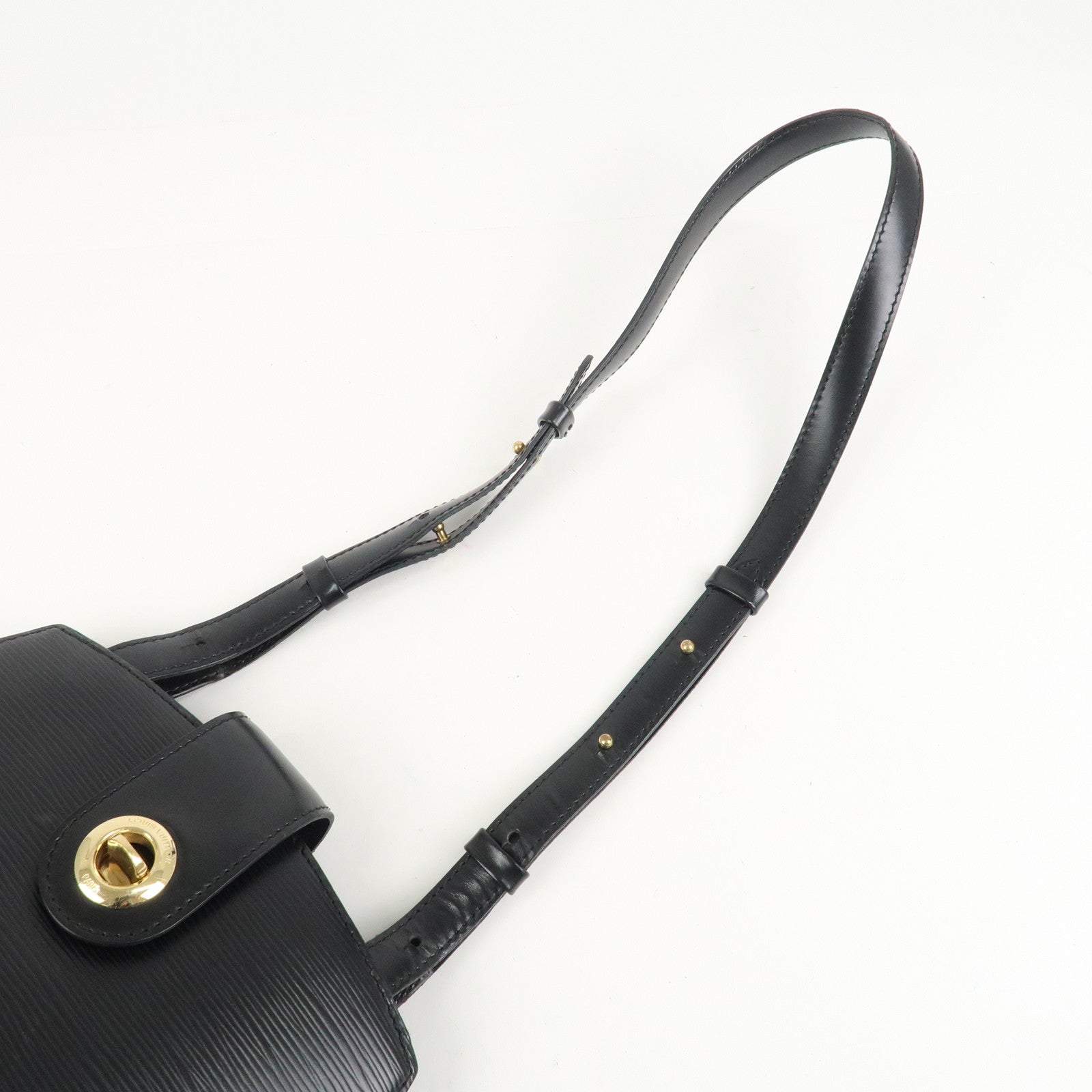 Louis Vuitton Epi Cluny Shoulder Bag Black Noir M52252 Used