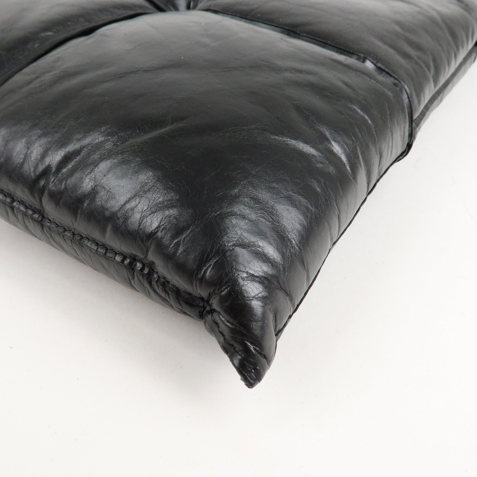 BOTTEGA VENETA Maxi Intrecciato Leather Clutch Bag Black Used