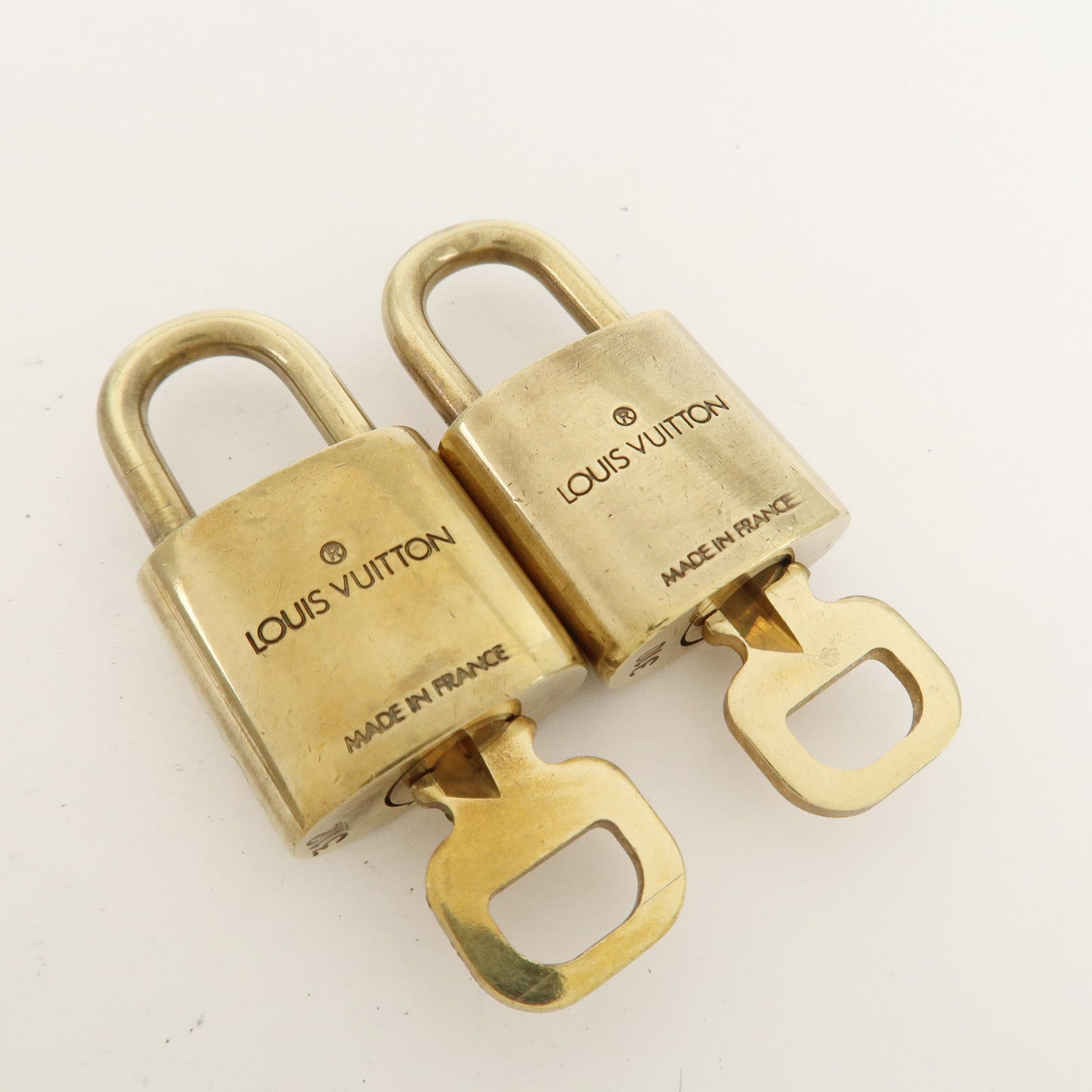 Louis Vuitton Set of 10 Lock & Key Cadena Key Lock Metal Gold Used