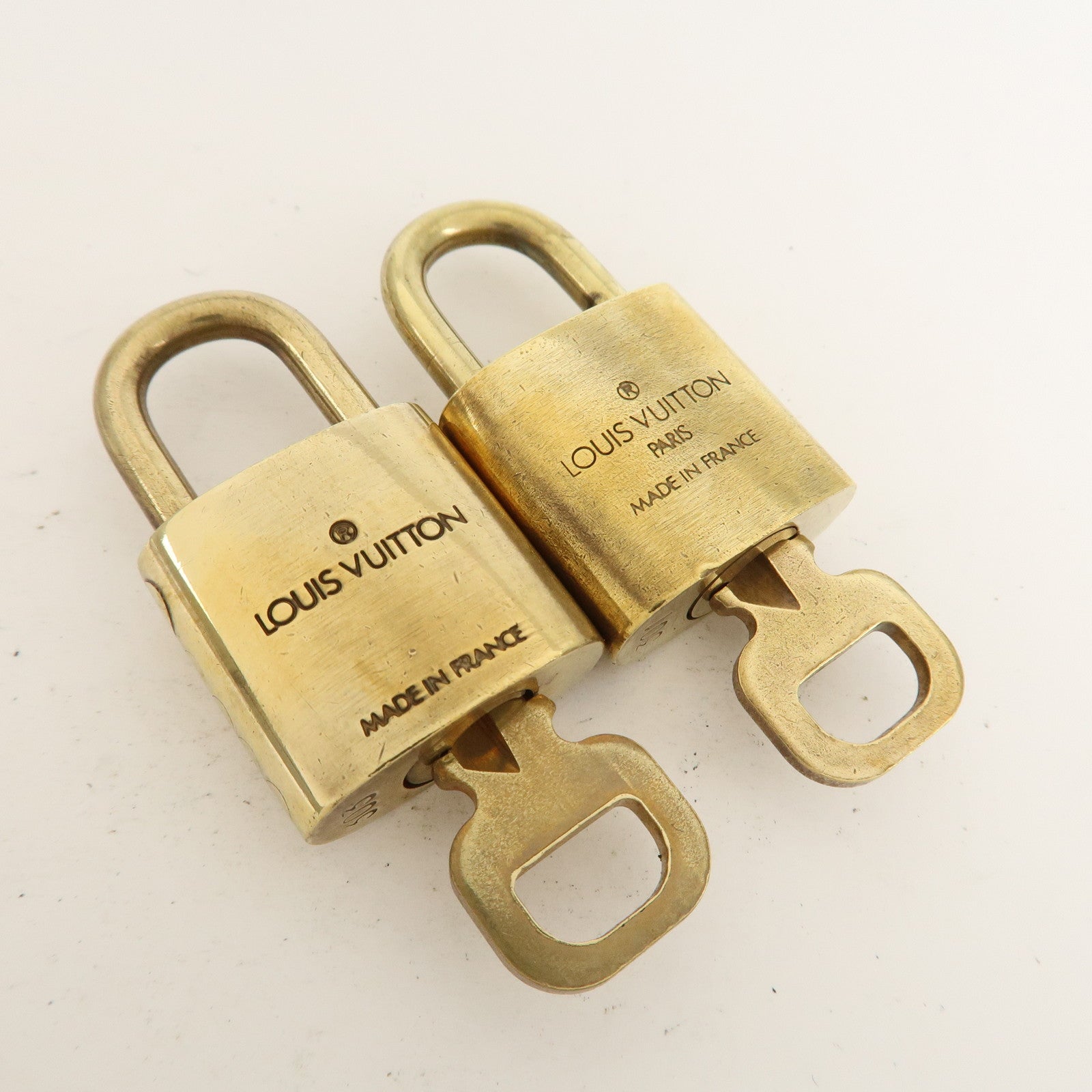 Louis Vuitton Set of 10 Lock & Key Cadena Key Lock Metal Gold Used