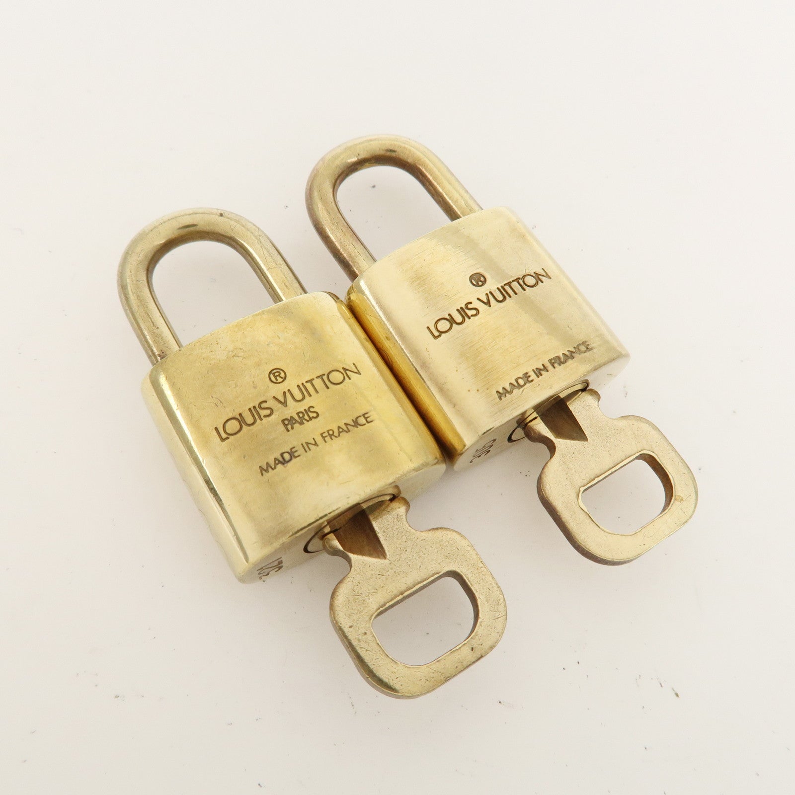 Louis Vuitton Set of 10 Lock & Key Cadena Key Lock Metal Gold Used
