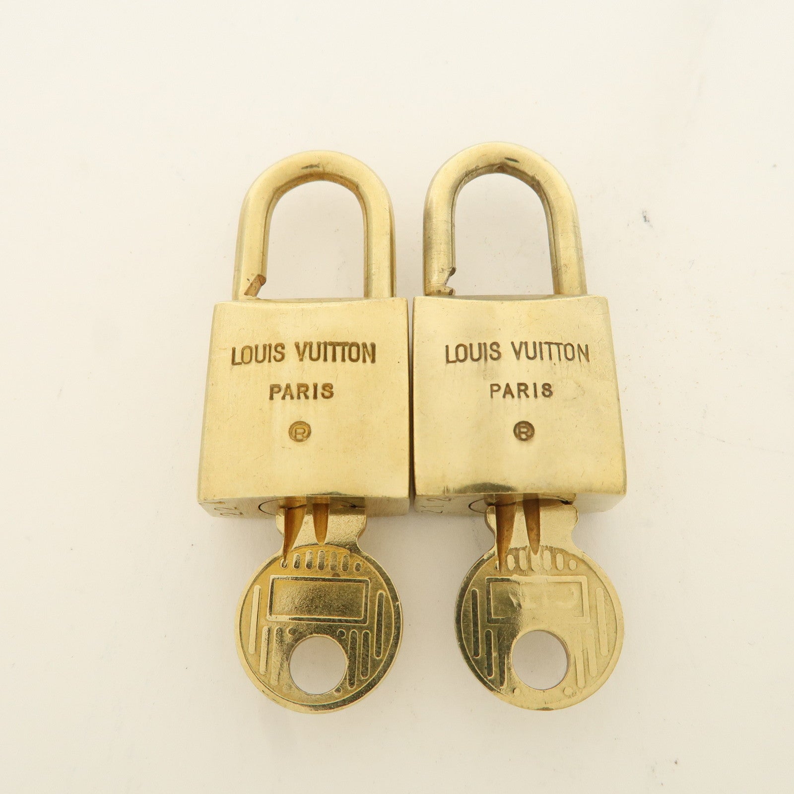 Louis Vuitton Set of 10 Lock & Key Cadena Key Lock Used