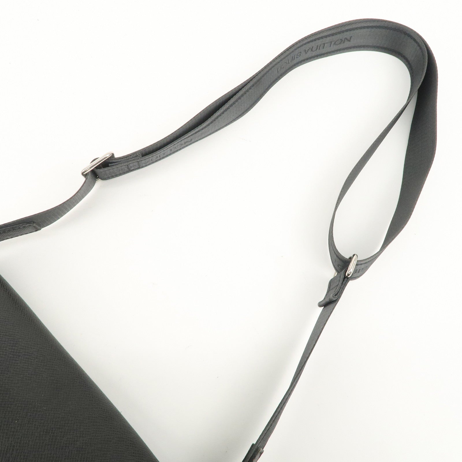 Louis Vuitton Taiga Milo Shoulder Bag Crossbody Bag Glacier M32631 Used