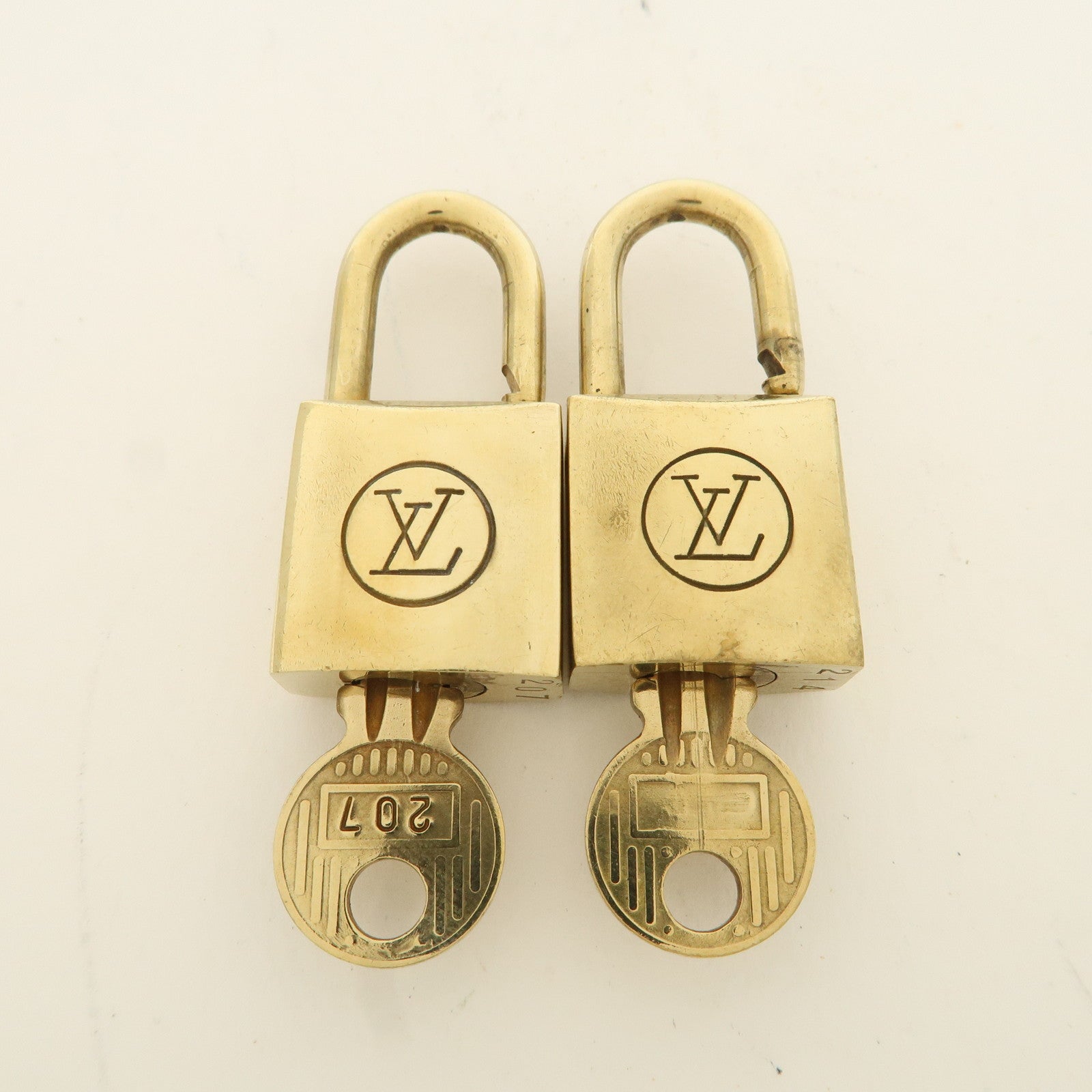Louis Vuitton Set of 10 Lock & Key Cadena Key Lock Used