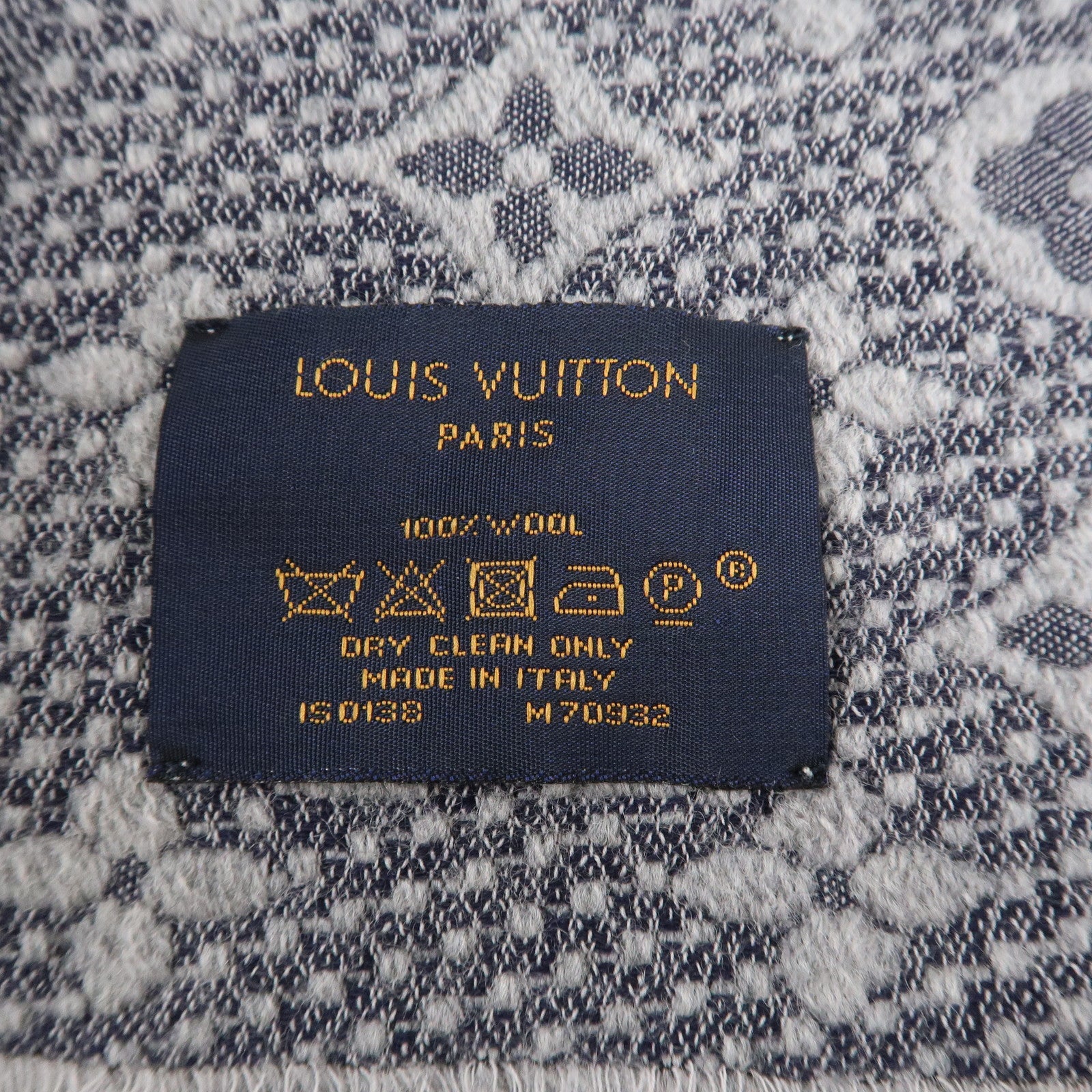 LV Escharpe Monogram Classic Used