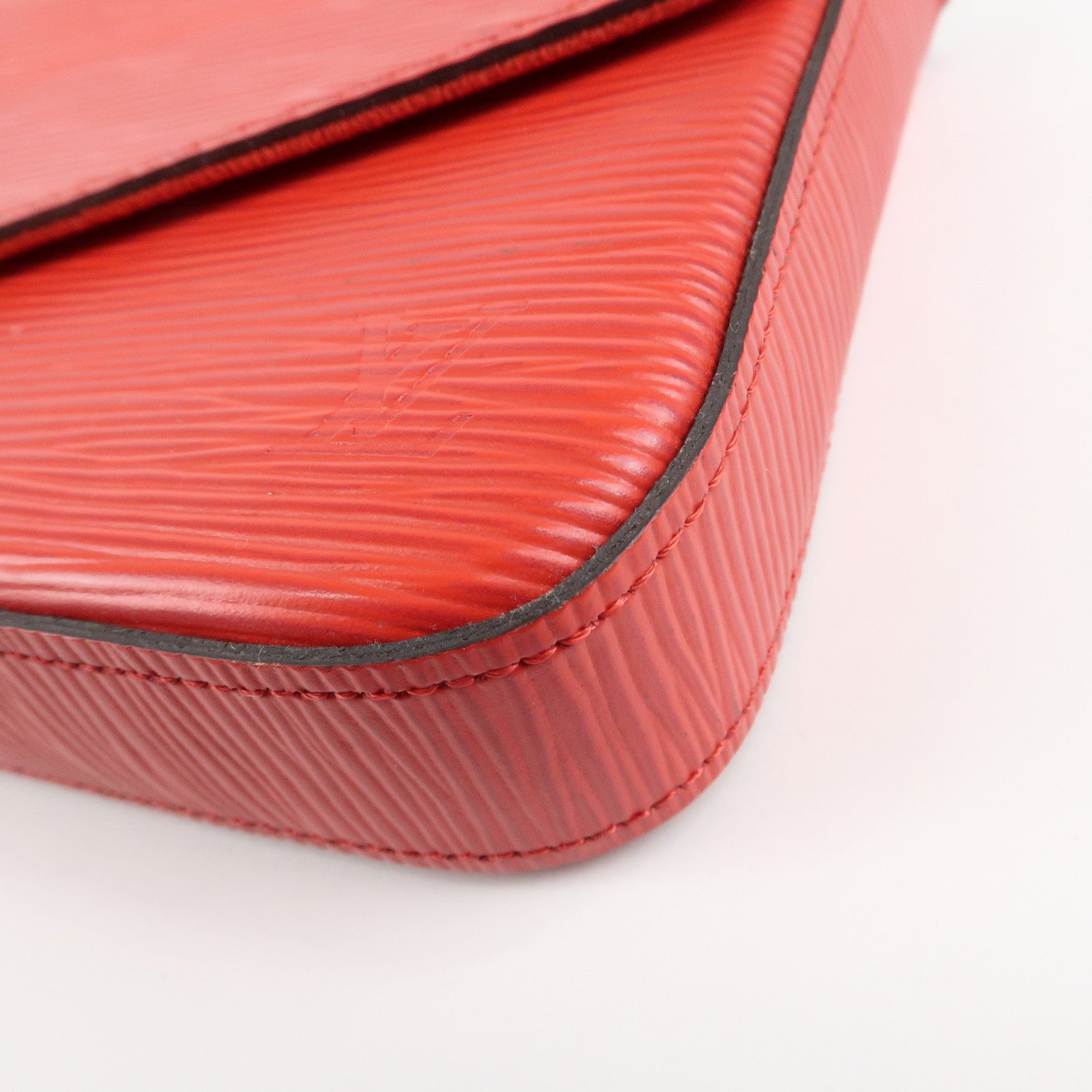 Louis Vuitton Epi Pochette Felicie Chain Shoulder Bag M68629 Used