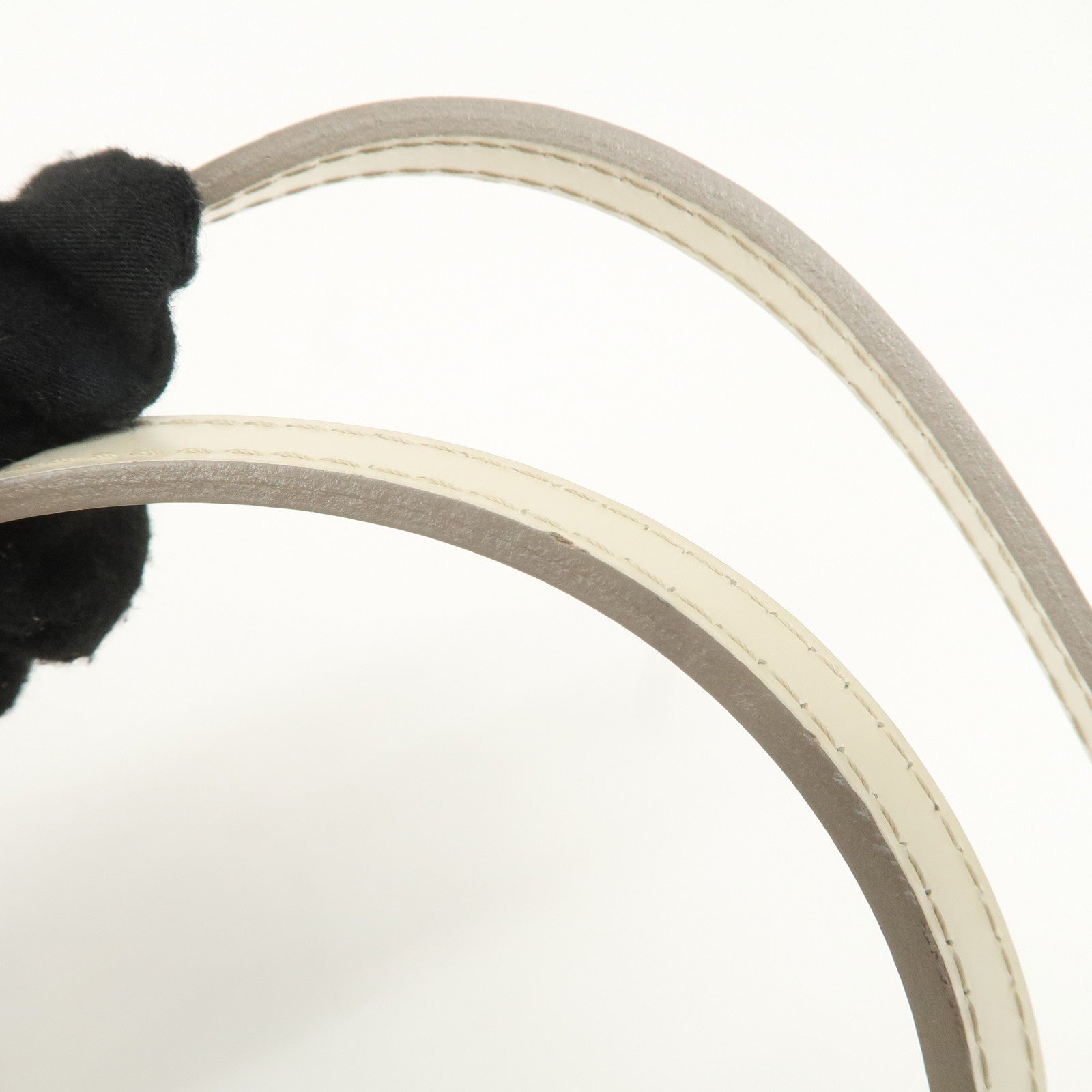 Louis Vuitton Epi Madeleine PM Hand Bag Ivoire White M5933J Used