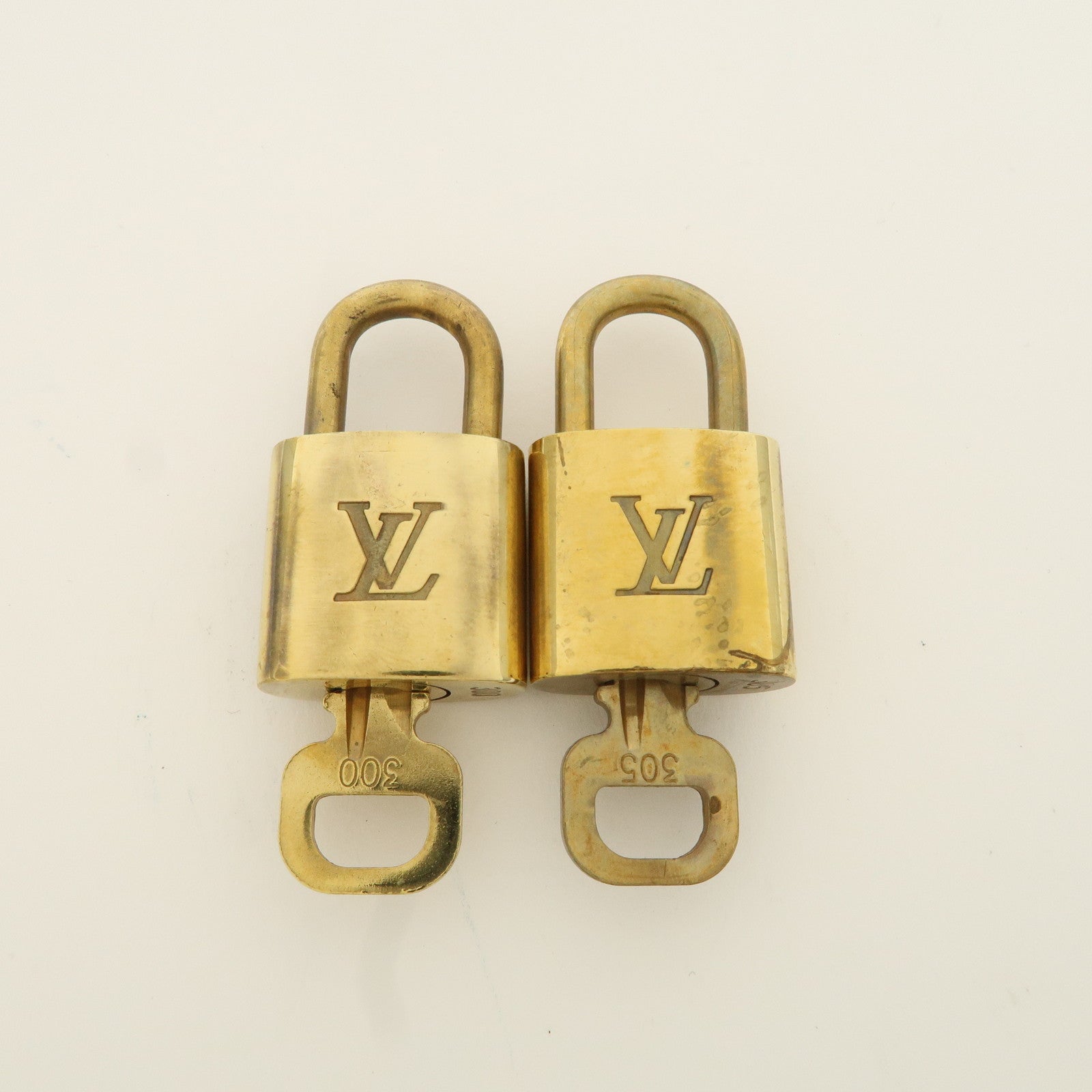 Louis Vuitton Set of 10 Lock & Key Cadena Key Lock Metal Gold Used