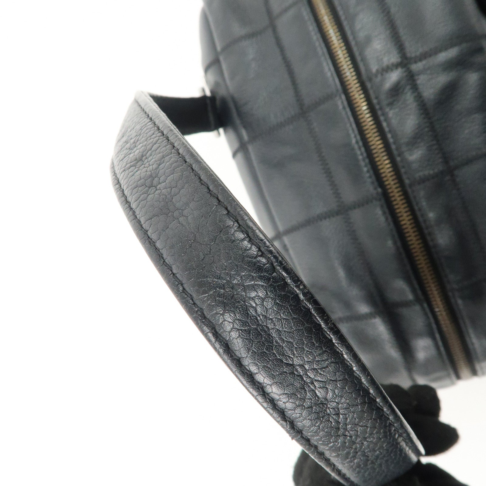 Chanel Chocolate Bar Caviar Skin Mini Boston Bag A26135 Used