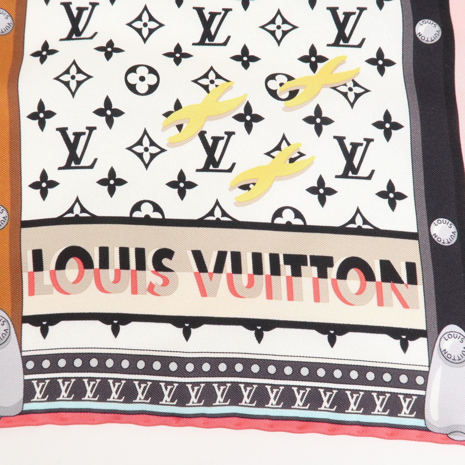 Louis Vuitton Monogram Silk 100% Carre 45 Trunk in Love M77558 Used