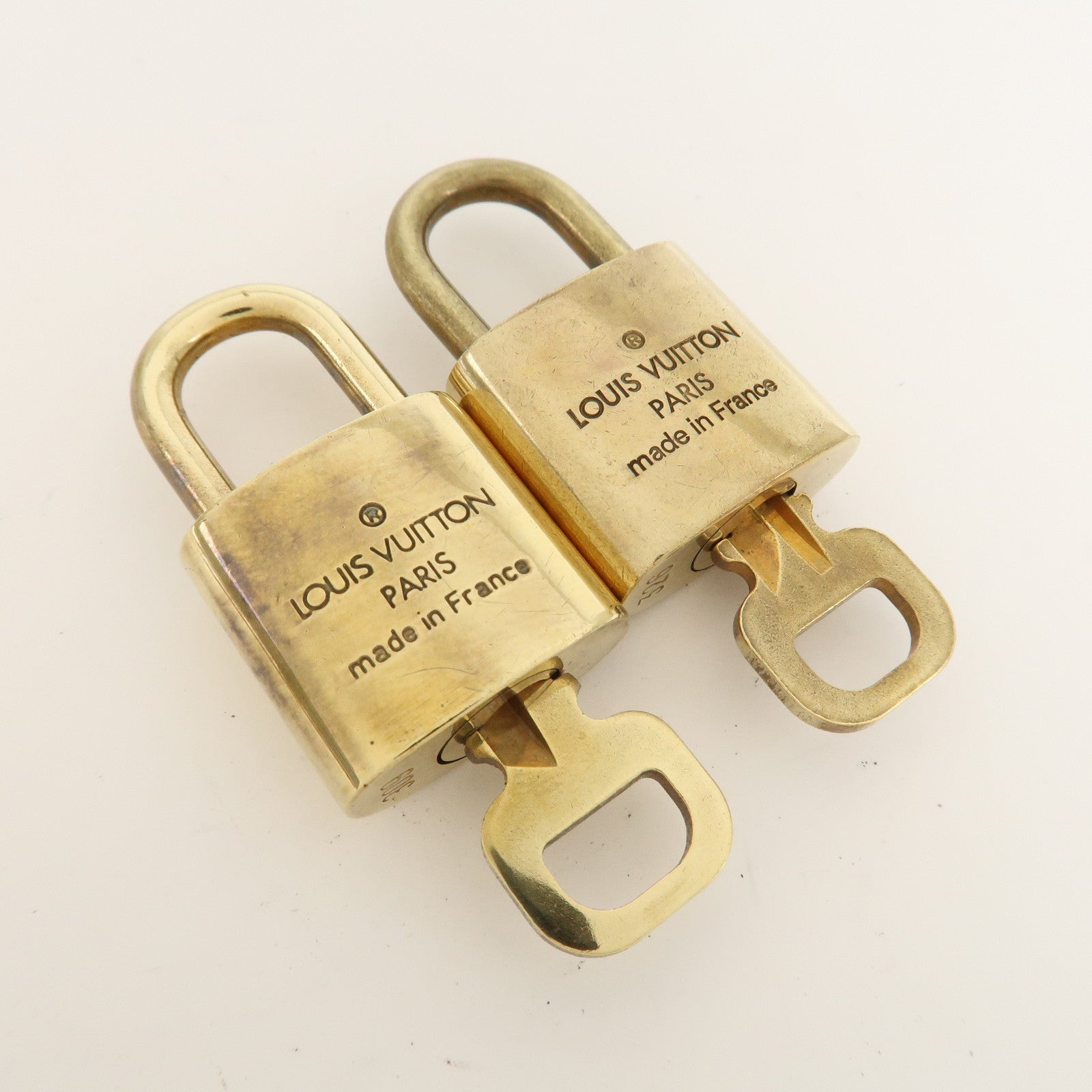 Louis Vuitton Set of 10 Lock & Key Cadena Key Lock Metal Gold Used