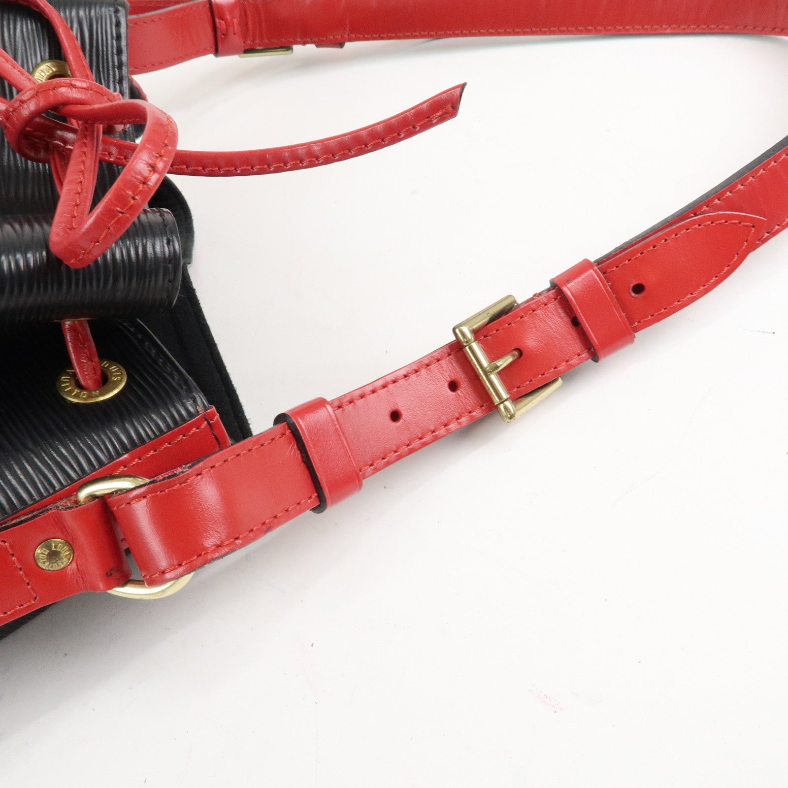 Louis Vuitton Epi Noe Shoulder Bag Noir Castilian Red M44017 Used