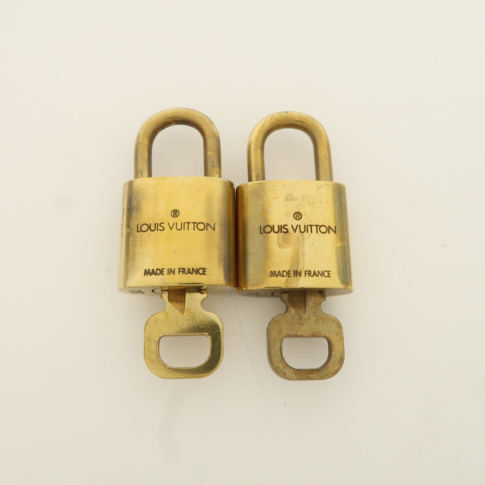 Louis Vuitton Set of 10 Lock & Key Cadena Key Lock Metal Gold Used