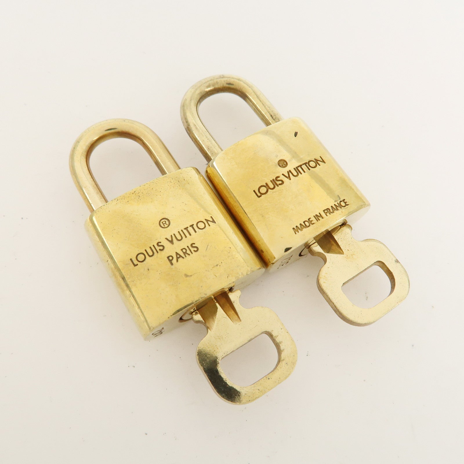 Louis Vuitton Set of 10 Lock & Key Cadena Key Lock Metal Gold Used