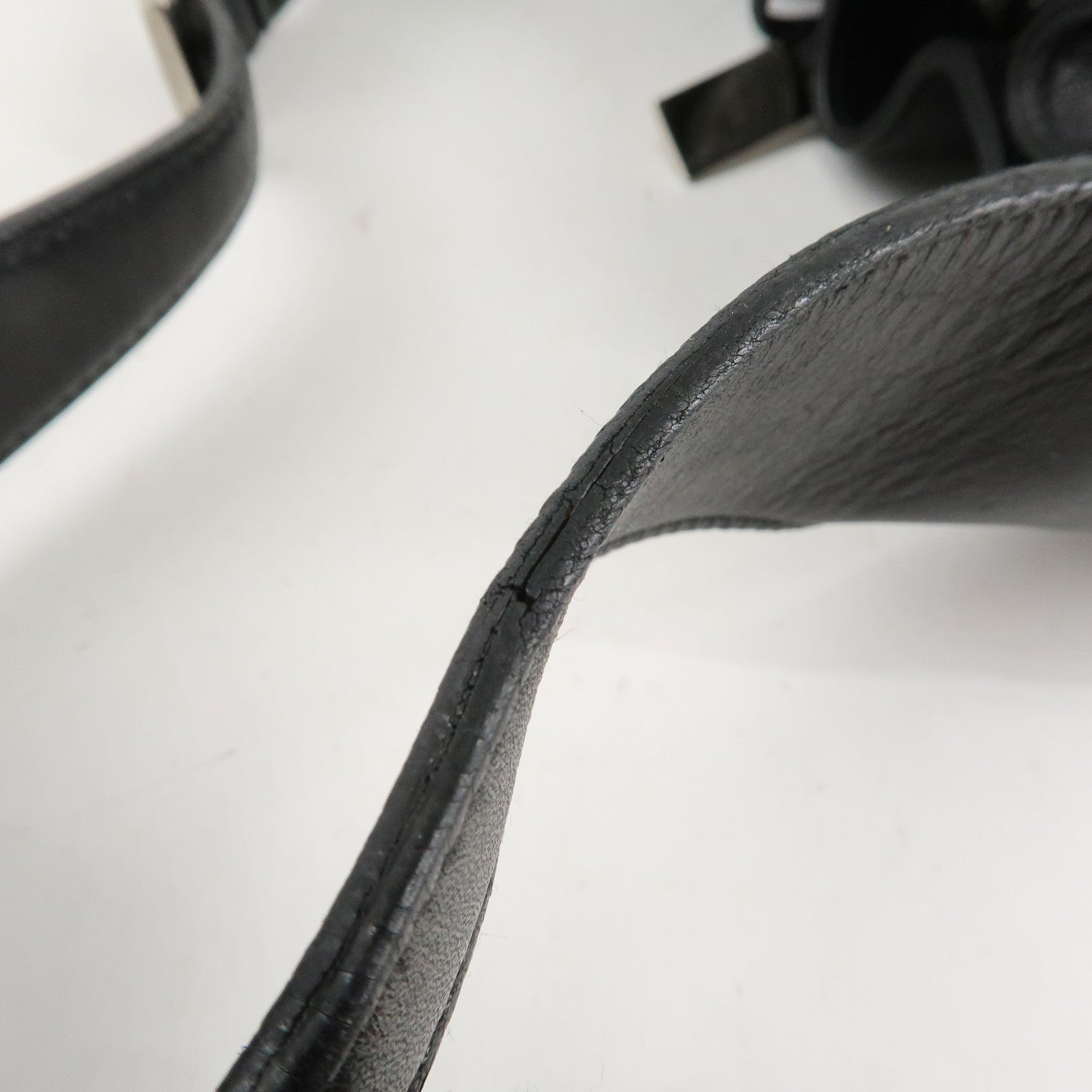 GUCCI Leather Shoulder Bag Drawstring Bag Black Silver 001.4034 Used