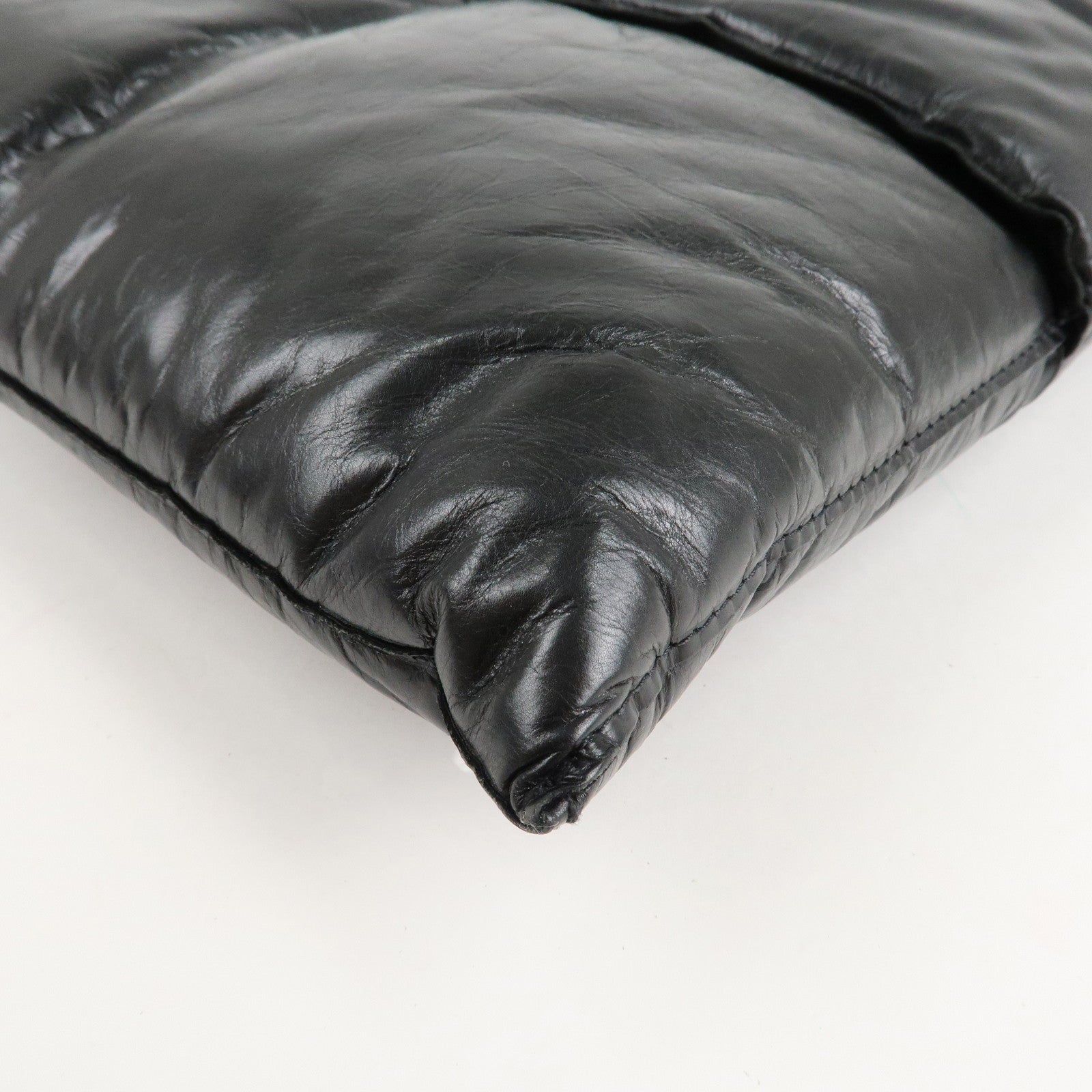 BOTTEGA VENETA Maxi Intrecciato Leather Clutch Bag Black Used