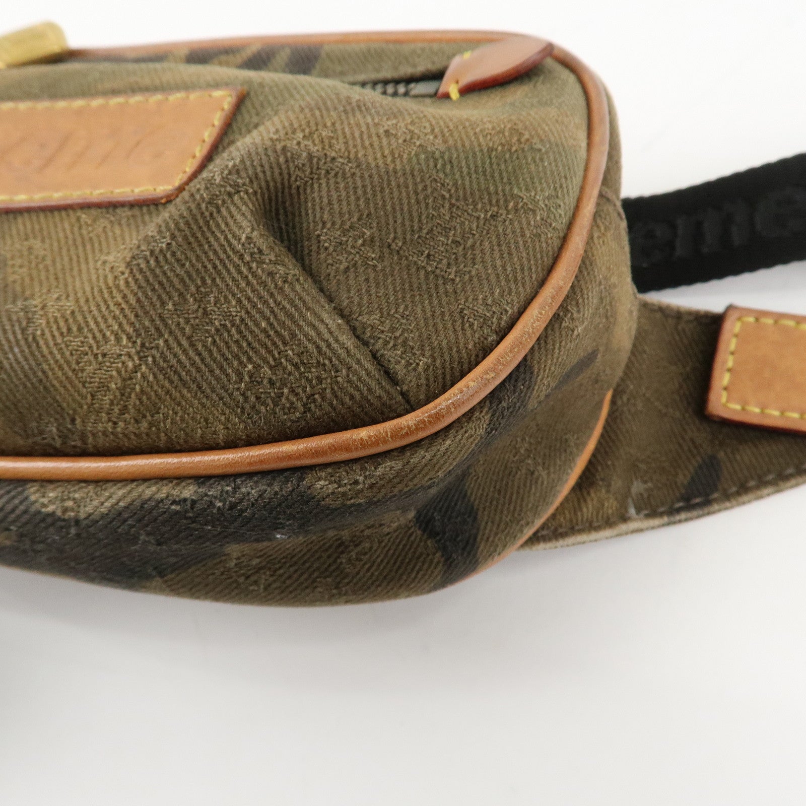 Louis Vuitton Monogram Camouflage SUPREME 2017 Bum Bag PM N44202 Used