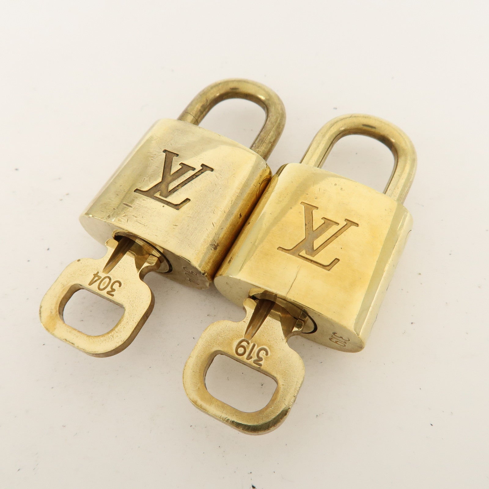 Louis Vuitton Set of 10 Lock & Key Cadena Key Lock Metal Gold Used
