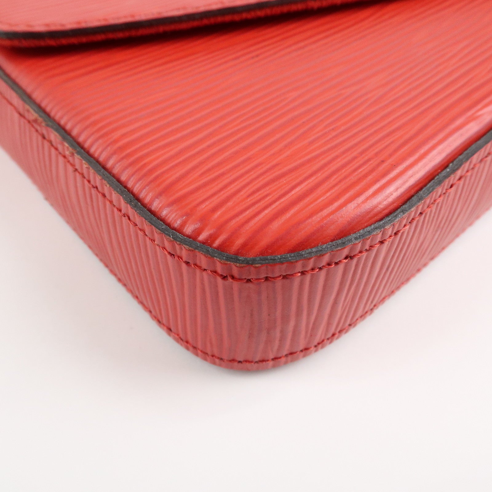 Louis Vuitton Epi Pochette Felicie Chain Shoulder Bag M68629 Used