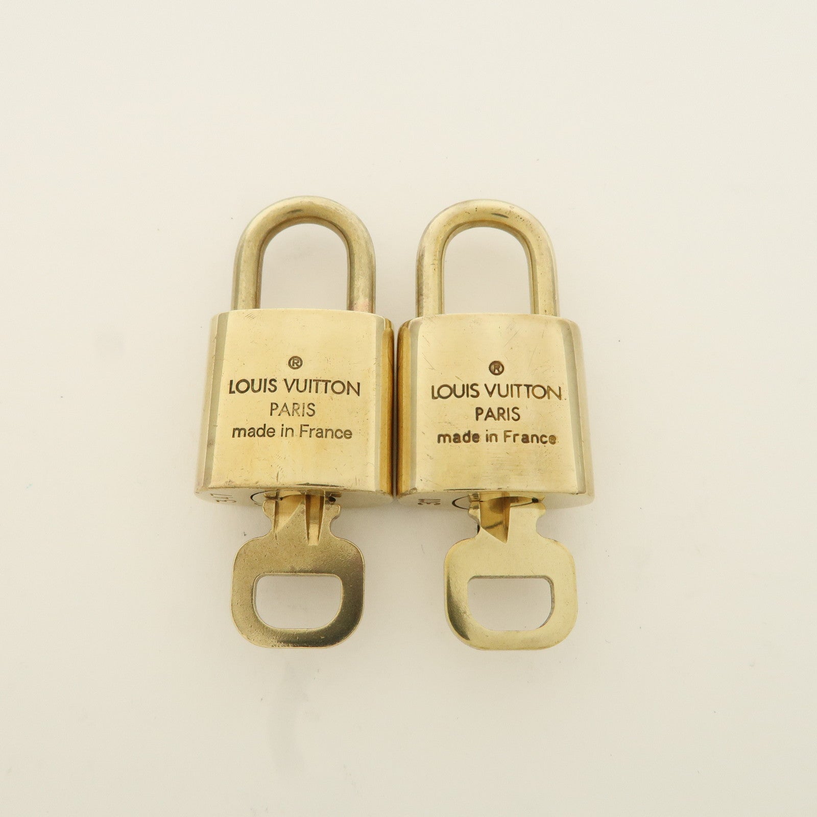 Louis Vuitton Set of 10 Lock & Key Cadena Key Lock Metal Gold Used