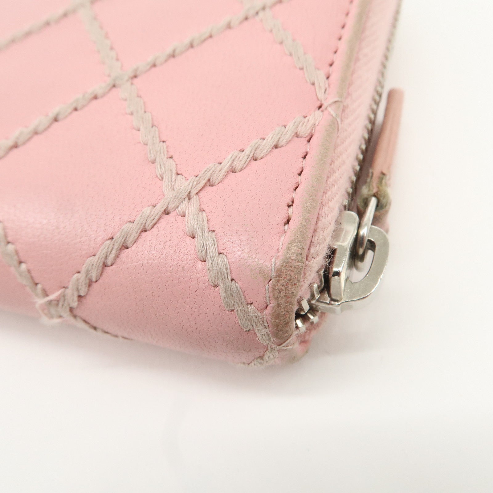 CHANEL Wild Stitch Lamb Skin Round Zipper Long Wallet A80143 Used