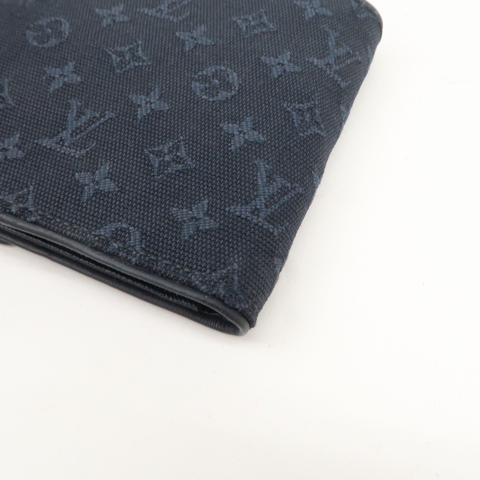 Louis Vuitton Monogram Mini Lin Porte Billet Carte Credit Monnaie Used