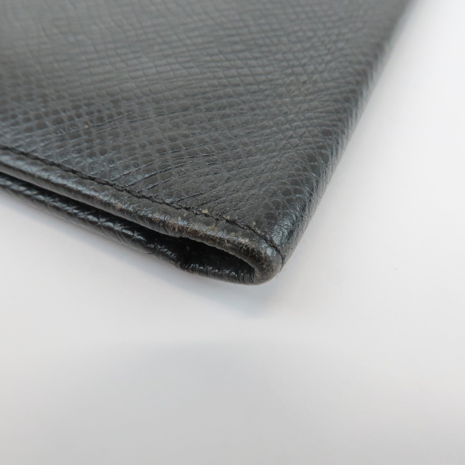 Louis Vuitton Taiga Porto Valeur Carte Credit Wallet M30392 Used