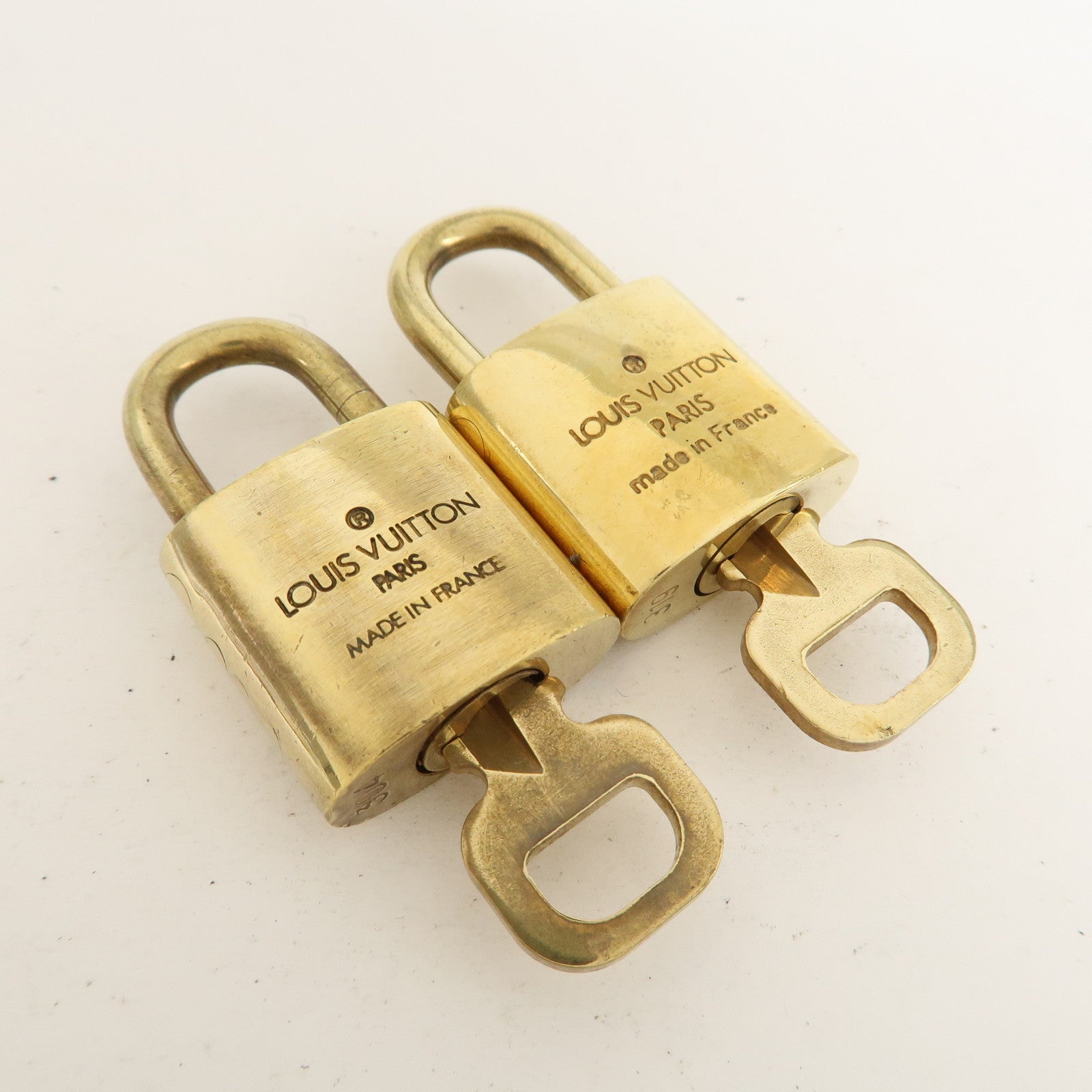 Louis Vuitton Set of 10 Lock & Key Cadena Key Lock Metal Gold Used