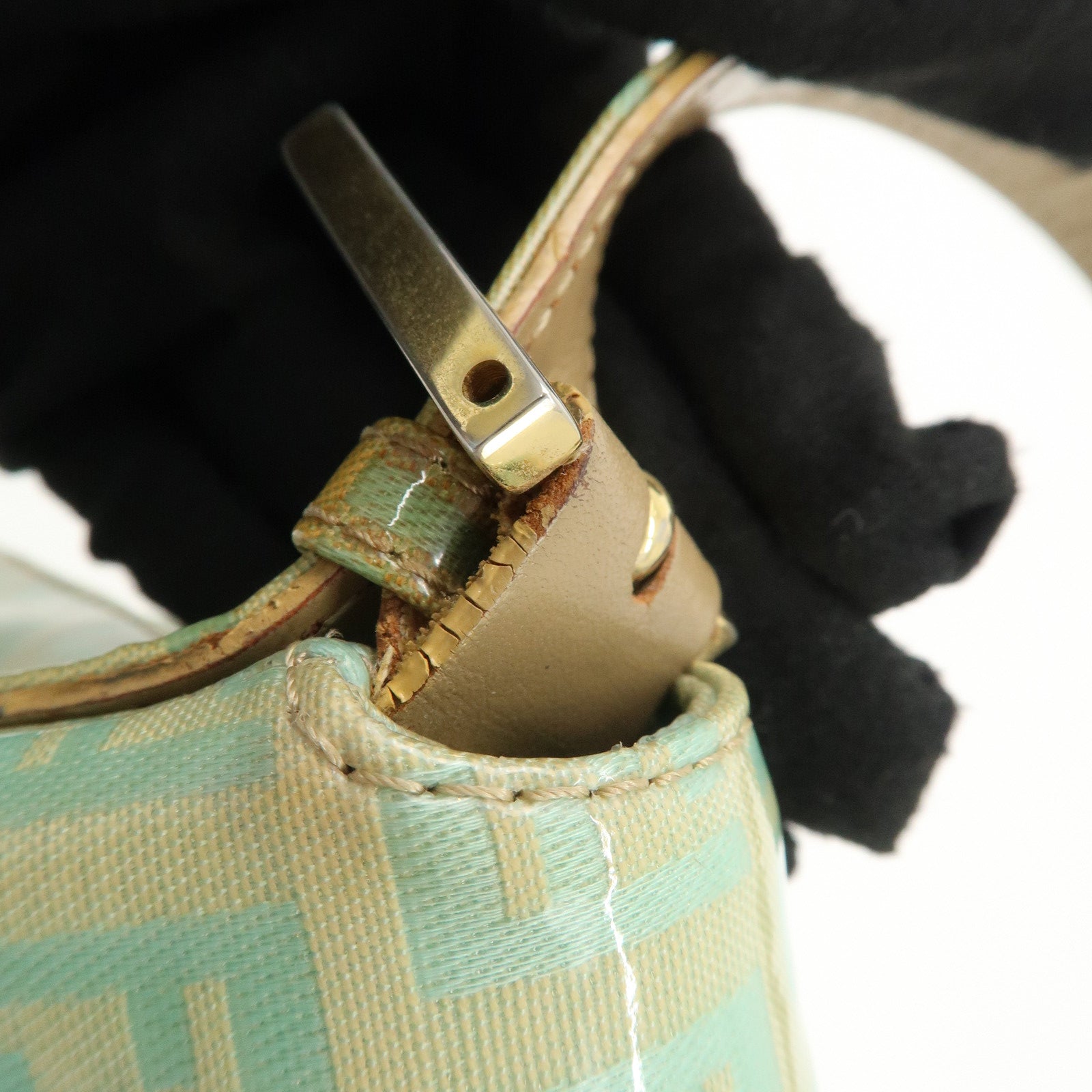 FENDI Zucchino Patent Leather Shoulder bag Beige Light Green Used