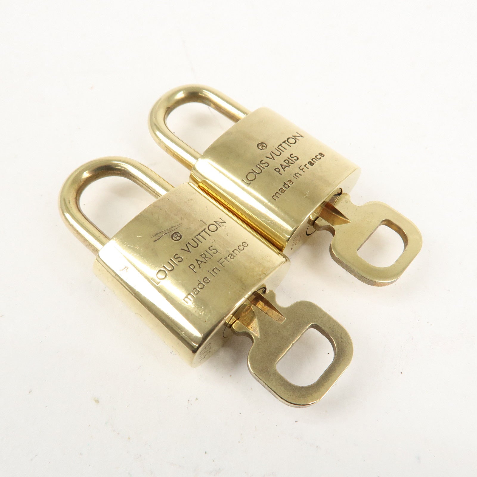 Louis Vuitton Set of 10 Lock & Key Cadena Key Lock Metal Gold Used