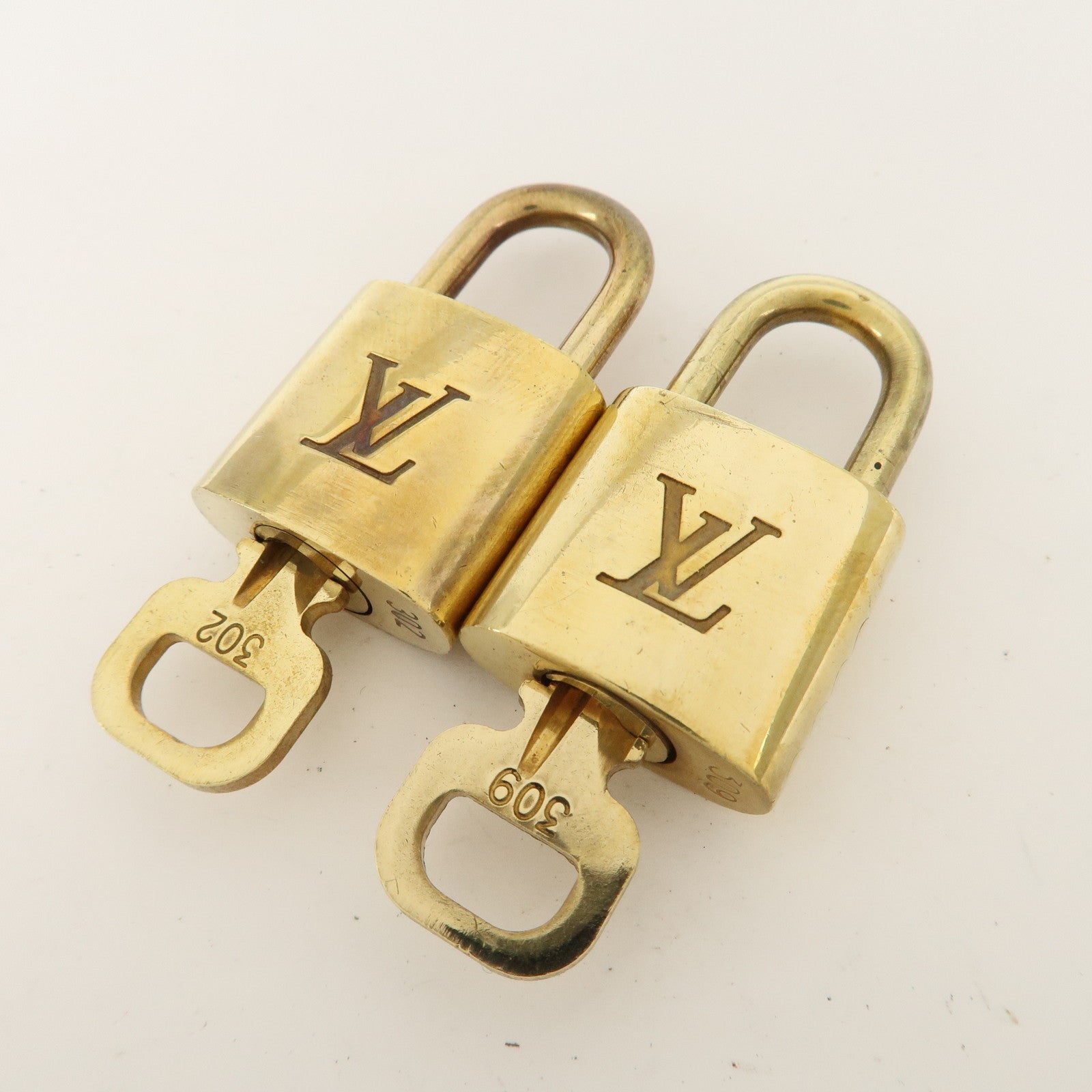 Louis Vuitton Set of 10 Lock & Key Cadena Key Lock Metal Gold Used