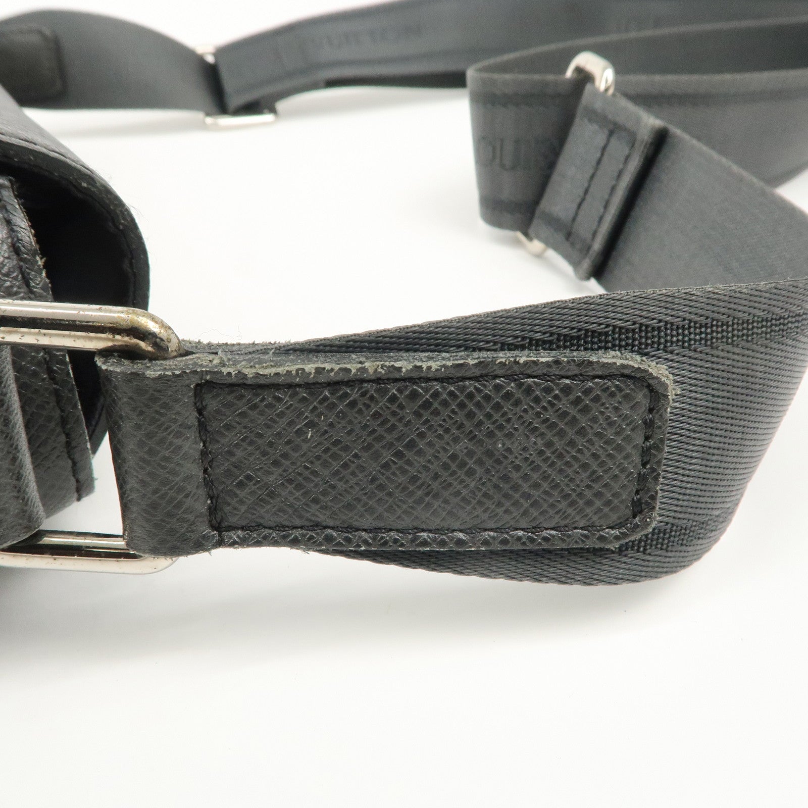 Louis Vuitton Taiga Milo Shoulder Bag Crossbody Bag Glacier M32631 Used