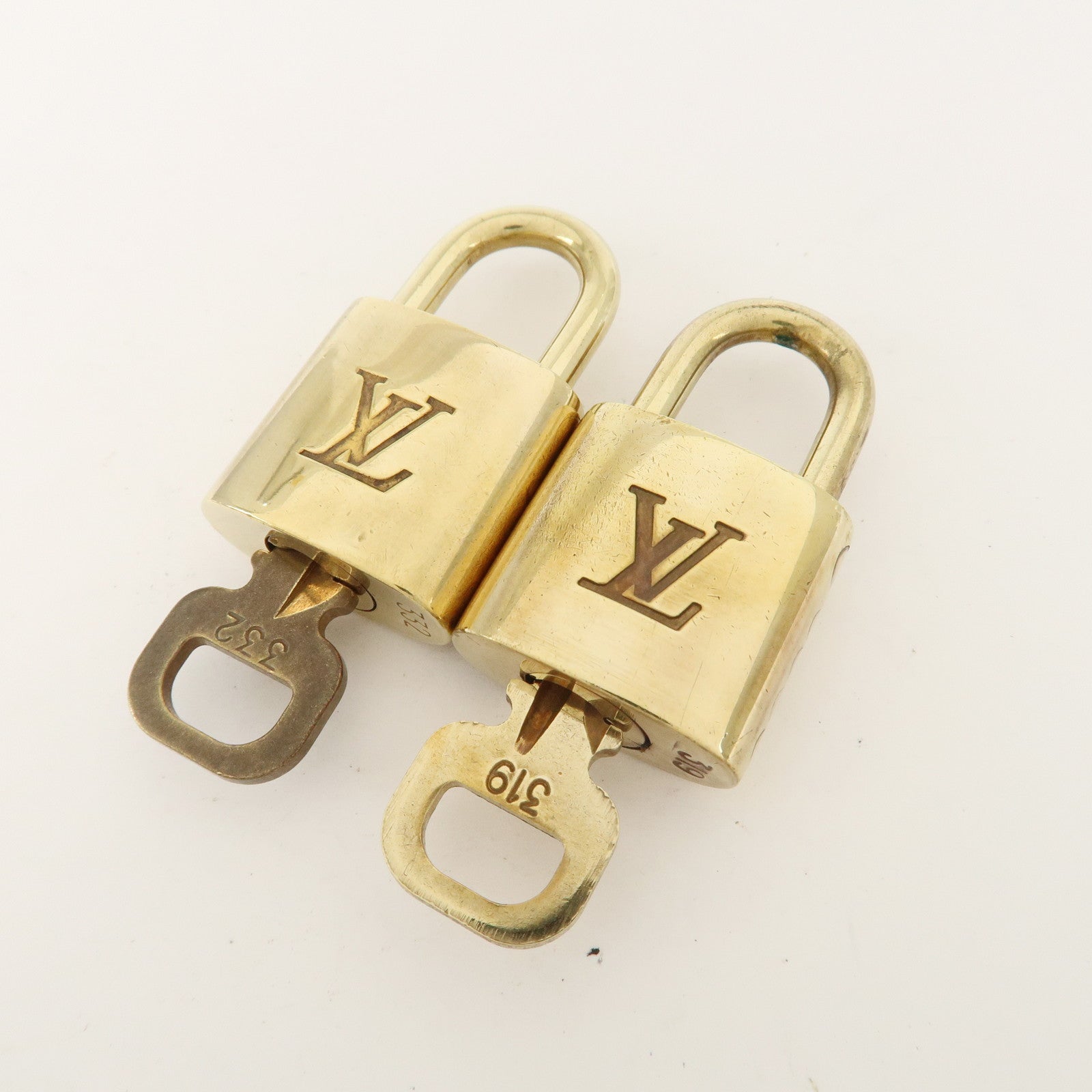 Louis Vuitton Set of 10 Lock & Key Cadena Key Lock Metal Gold Used