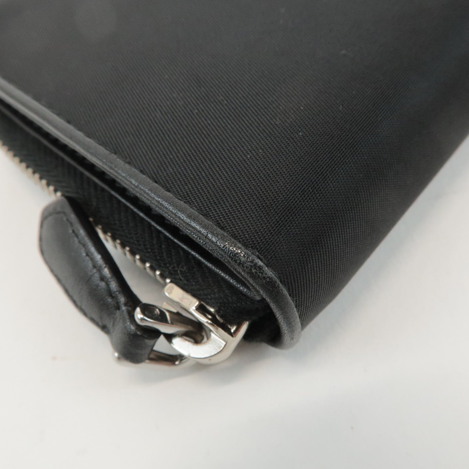 PRADA Logo Leather Round Zip Wallet Bijou Black Used