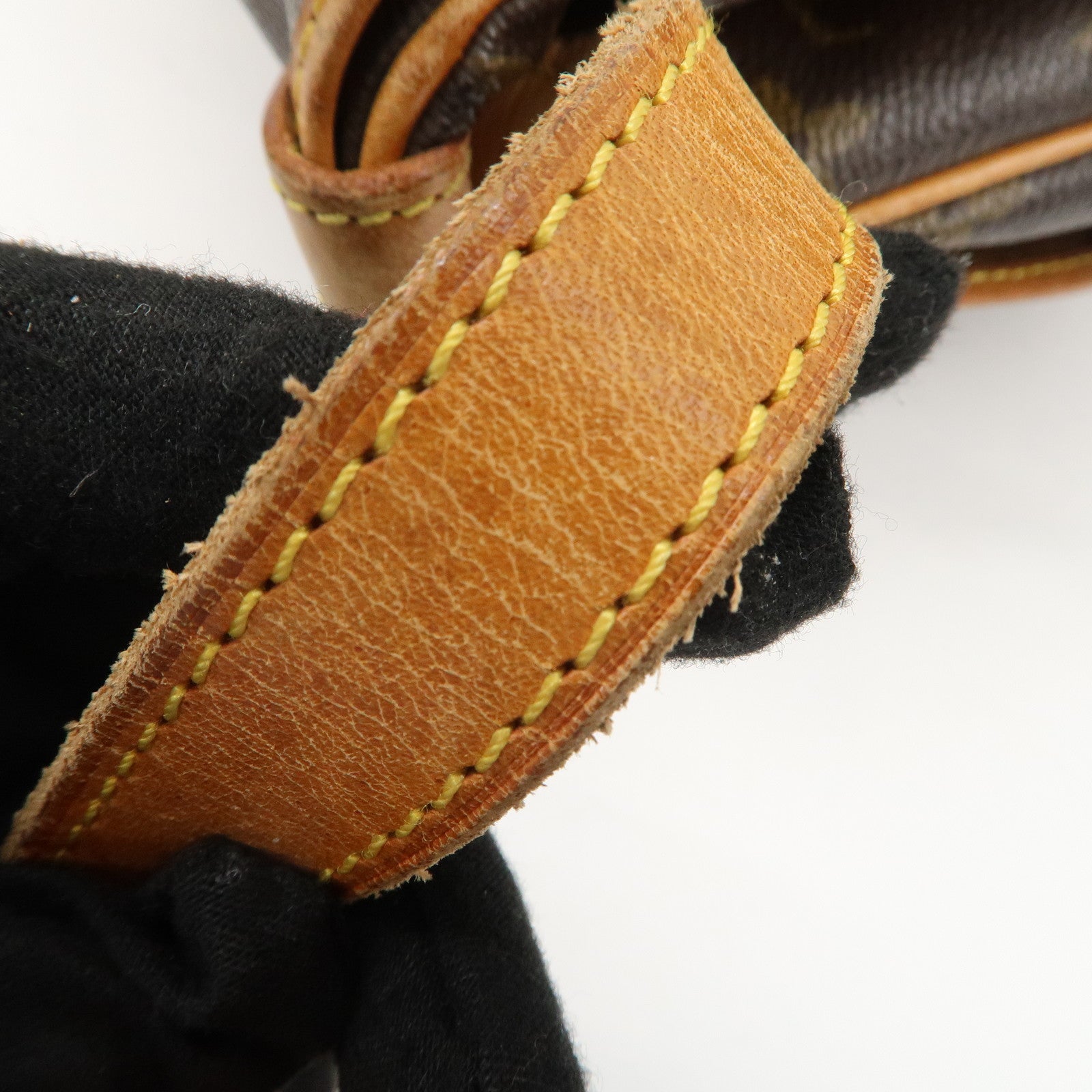 Louis Vuitton Monogram Saumur 30 Crossbody Bag Brown M42256 Used