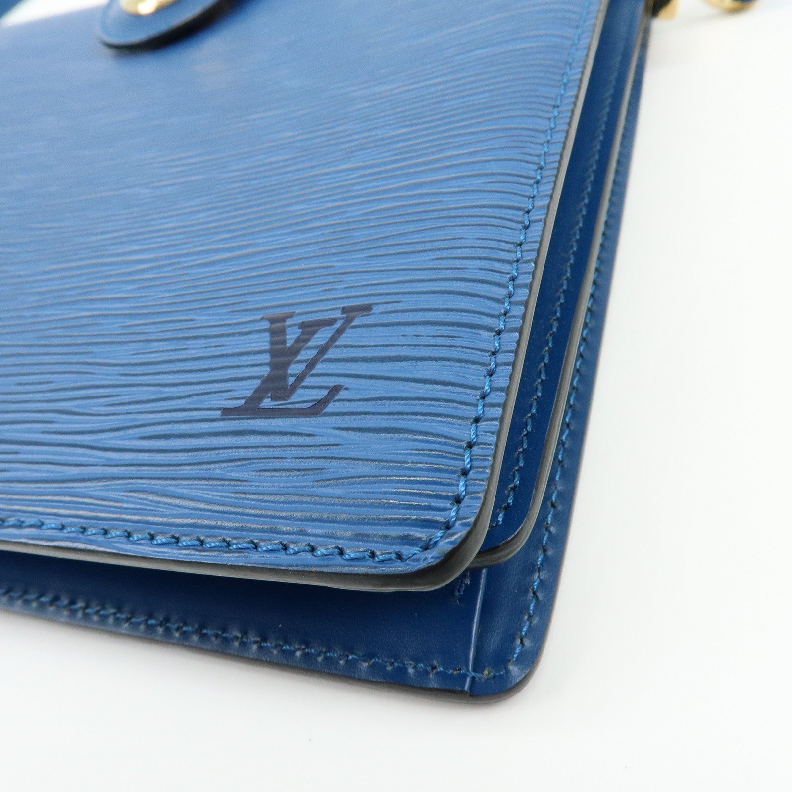 Louis Vuitton Epi Capucines Leather Shoulder Bag Toledo Blue M52345